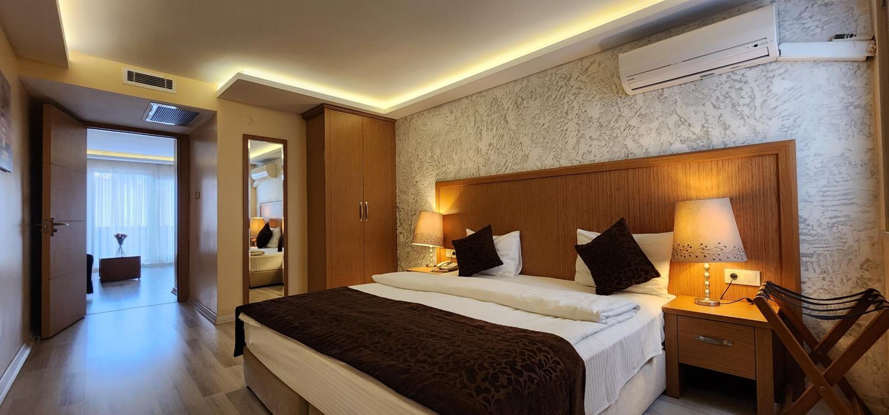 Triple Room with Balcony photo 3