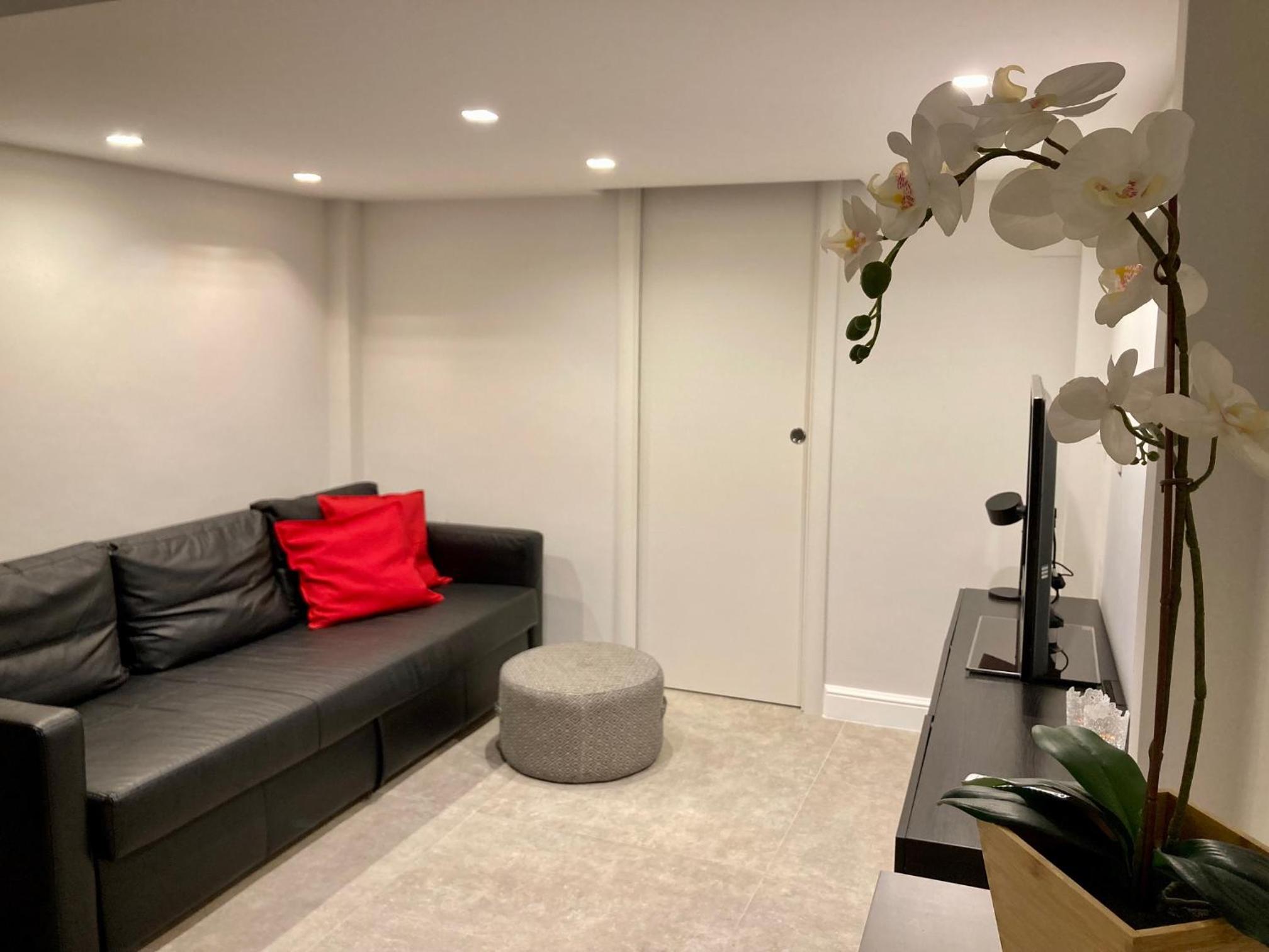 One-Bedroom Apartment - Photo 7