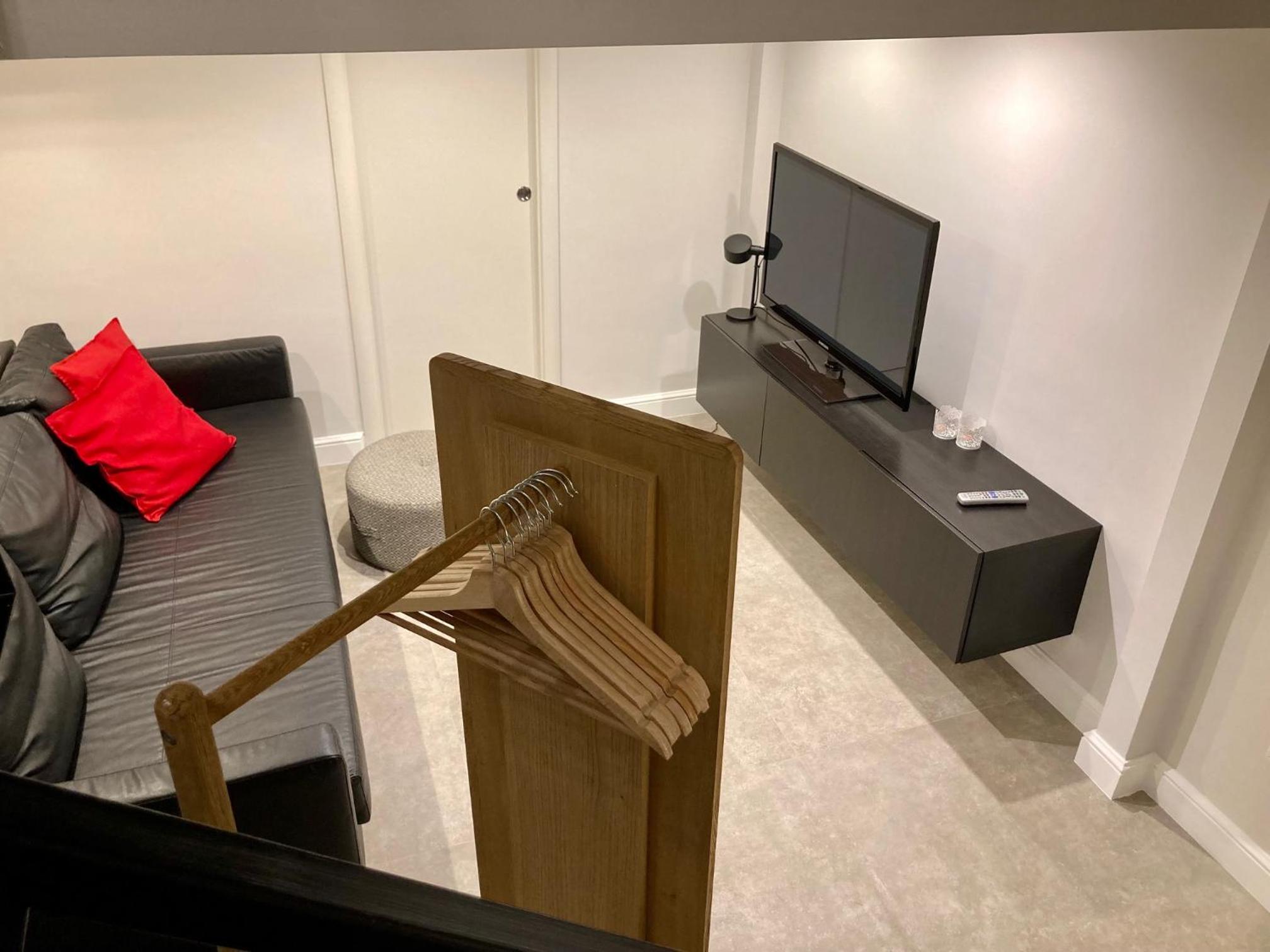 One-Bedroom Apartment - Photo 10