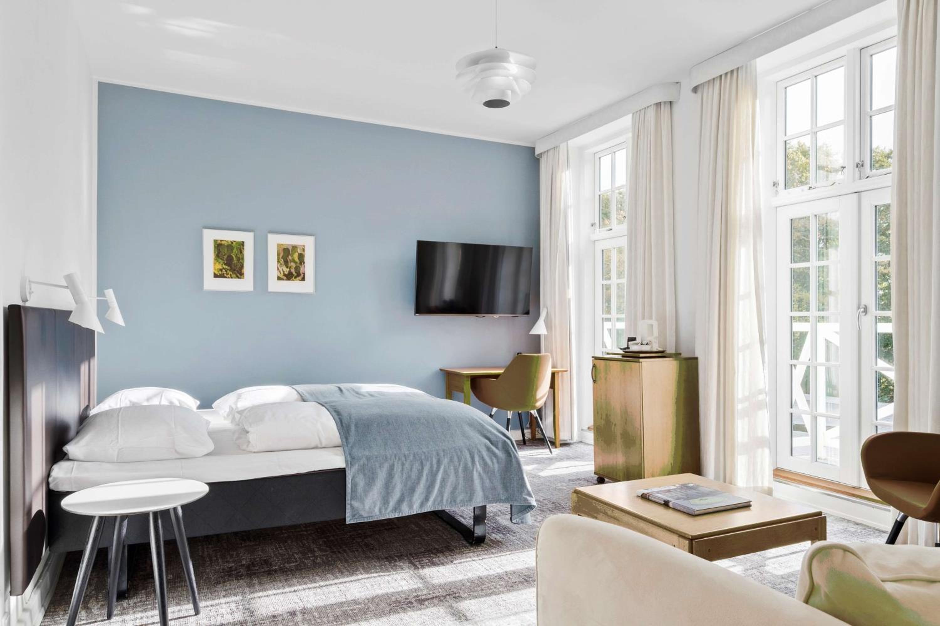 Junior Suite with Double Bed - Photo 1