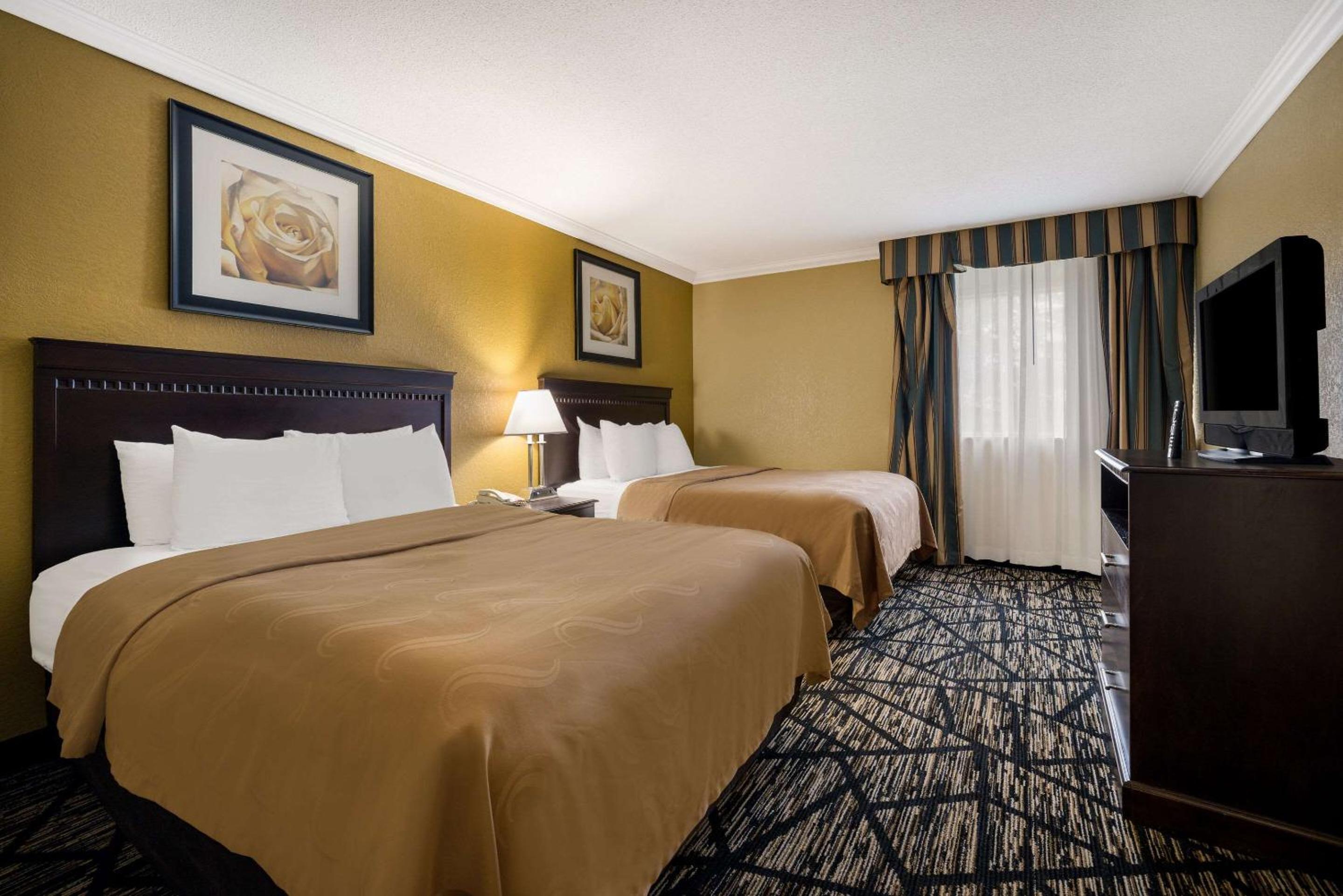 Double Suite - Non-Smoking - Photo 4