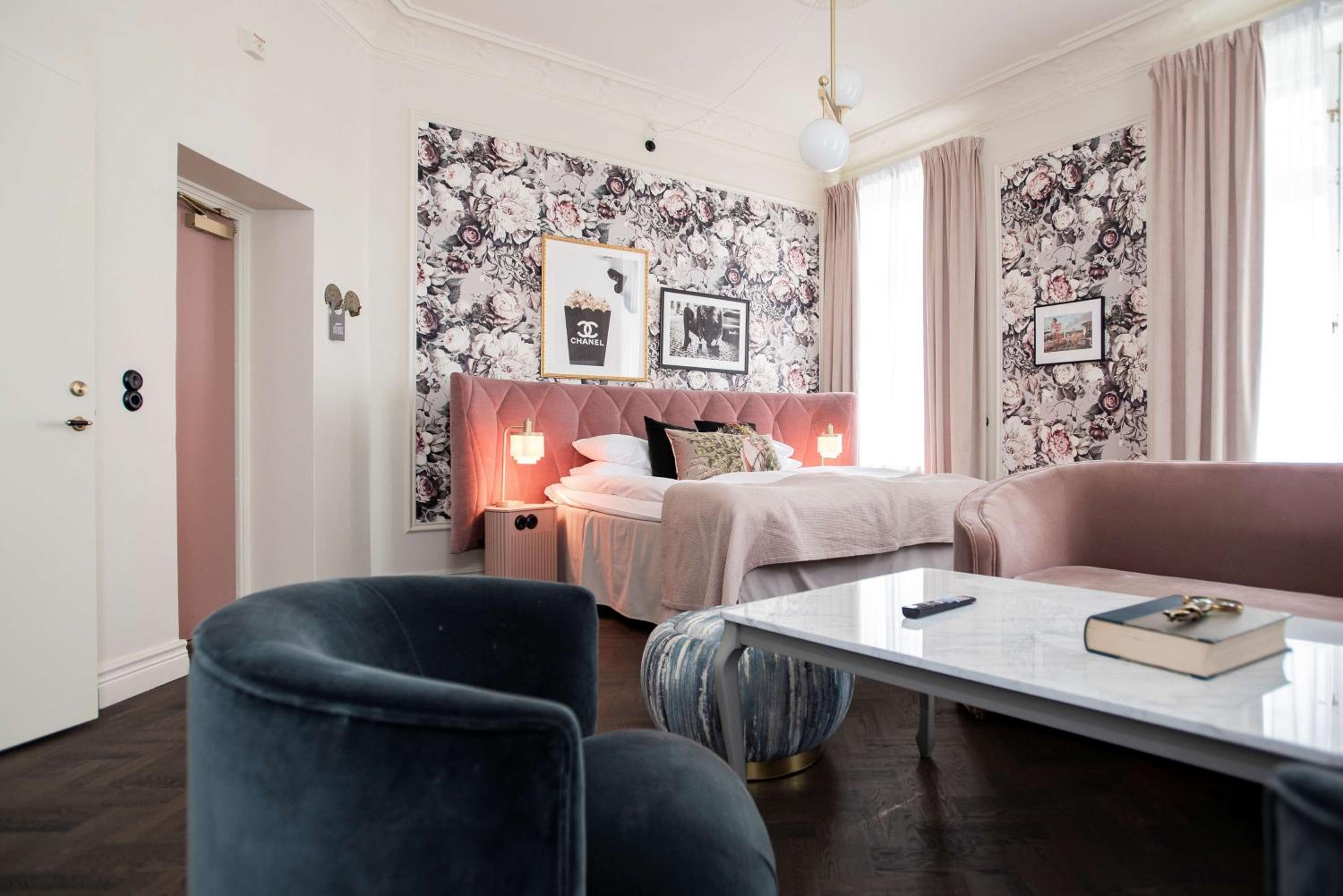 Junior King Suite - Photo 1
