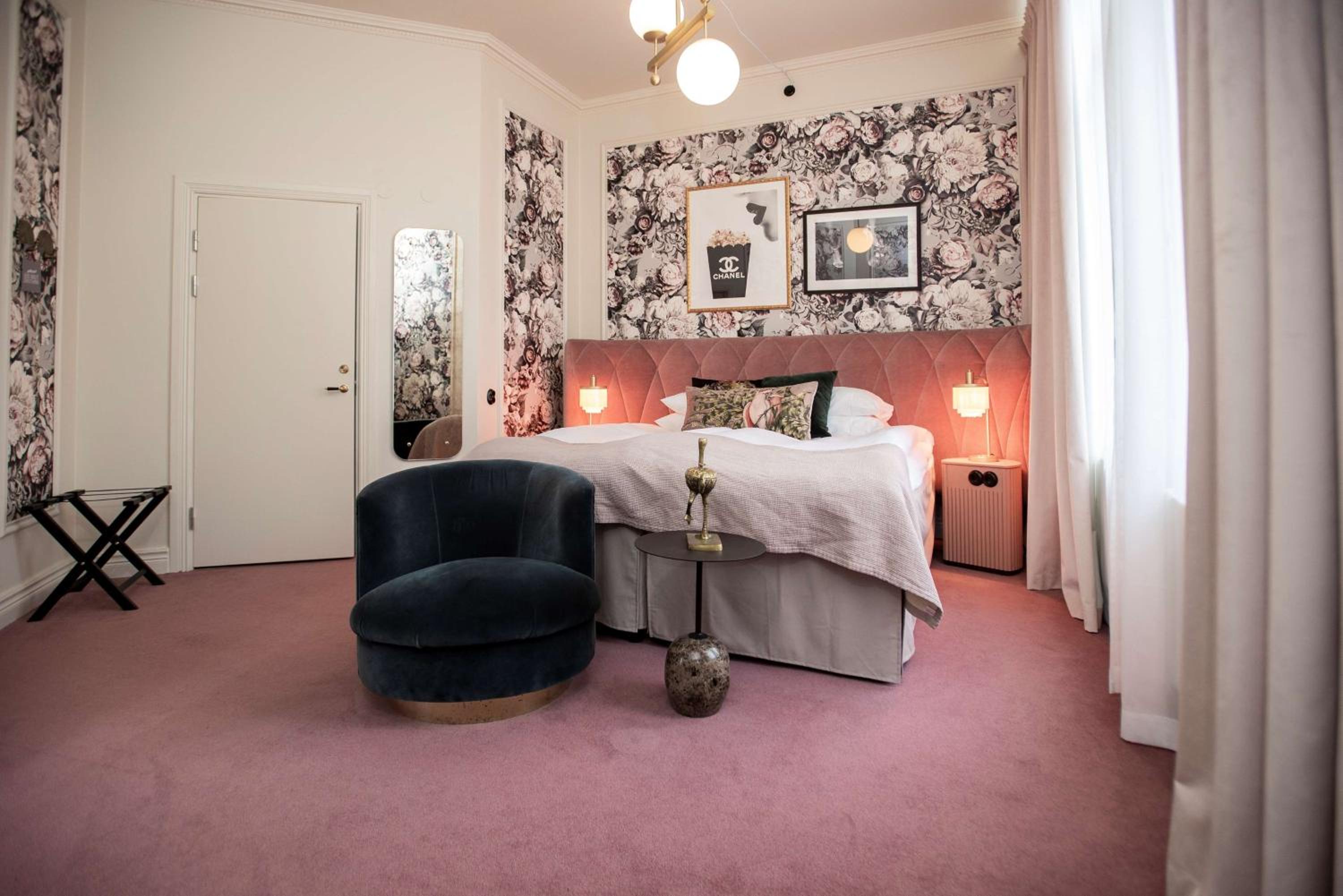 Deluxe Room - Photo 7
