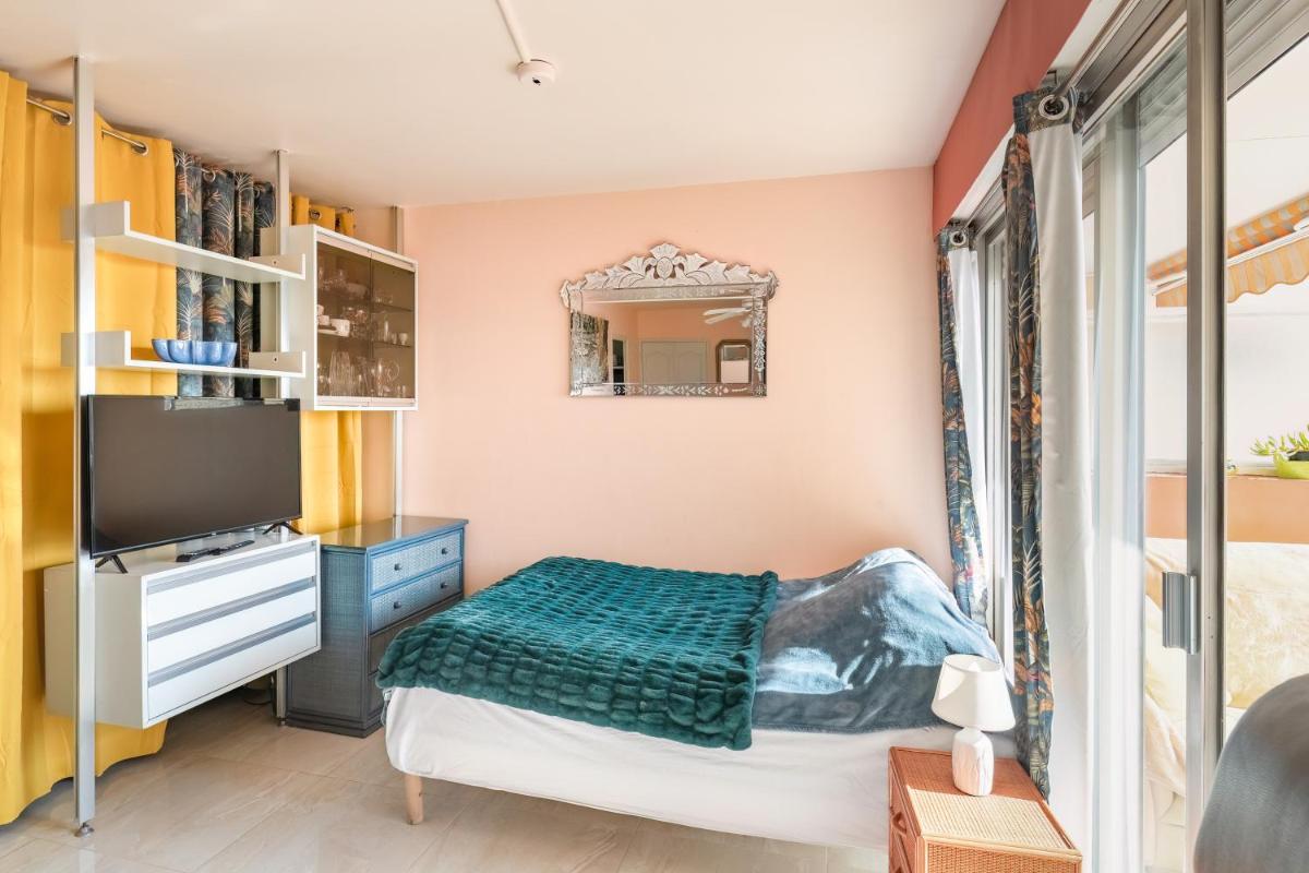 Apartment with Sea View photo 1