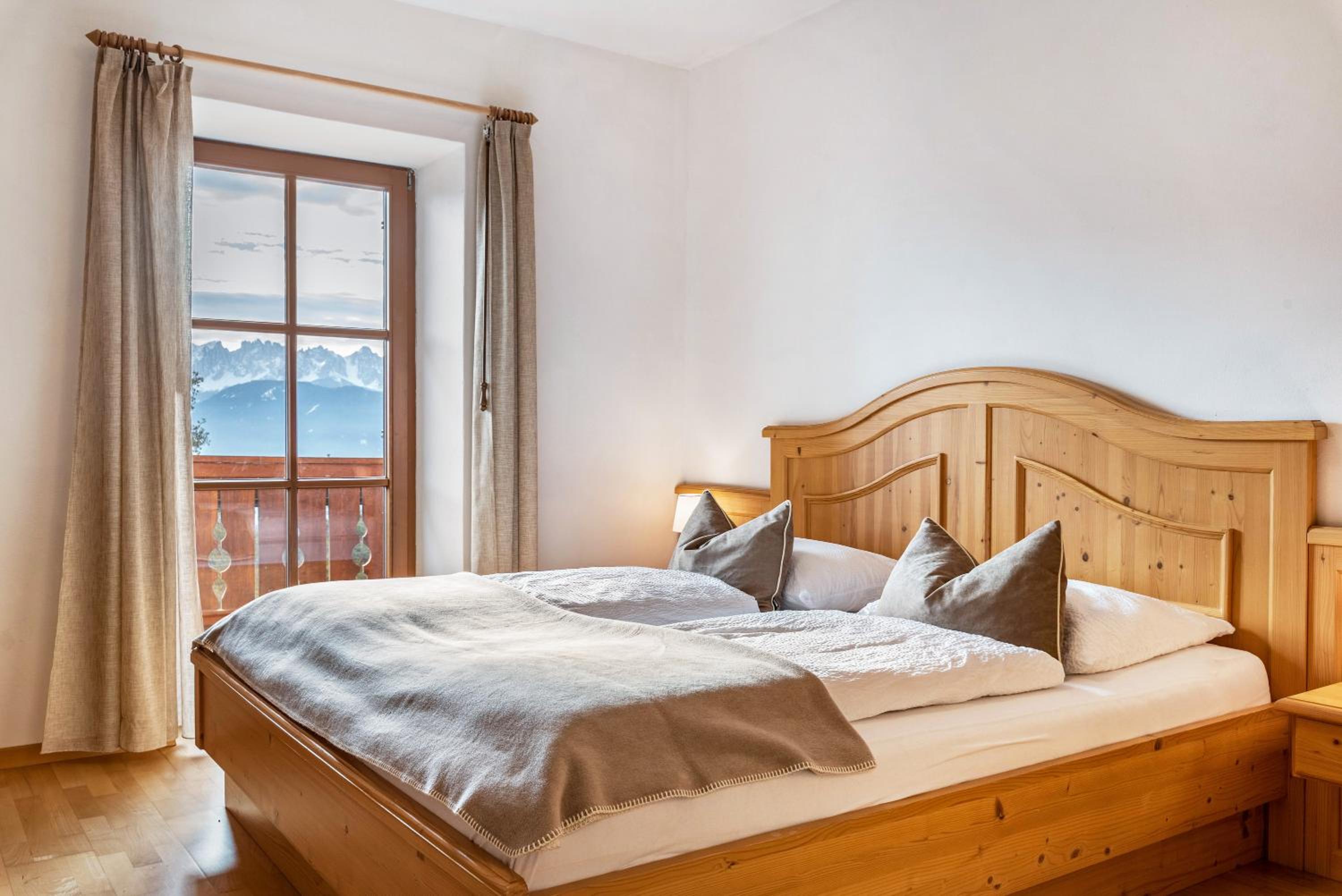 Two-Bedroom Deluxe Apartment with Garden View photo 1