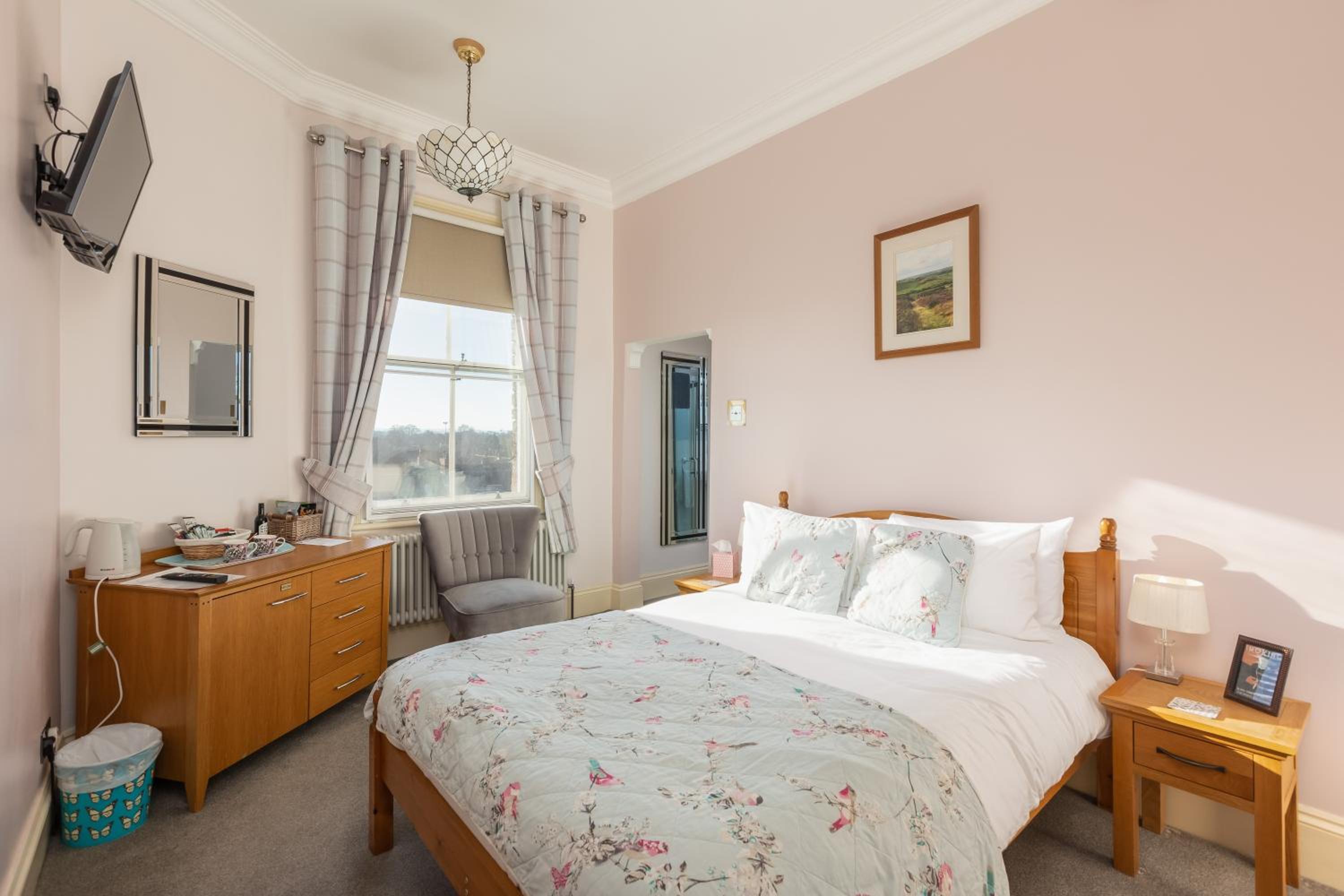 Deluxe Double Room with Shower photo 3