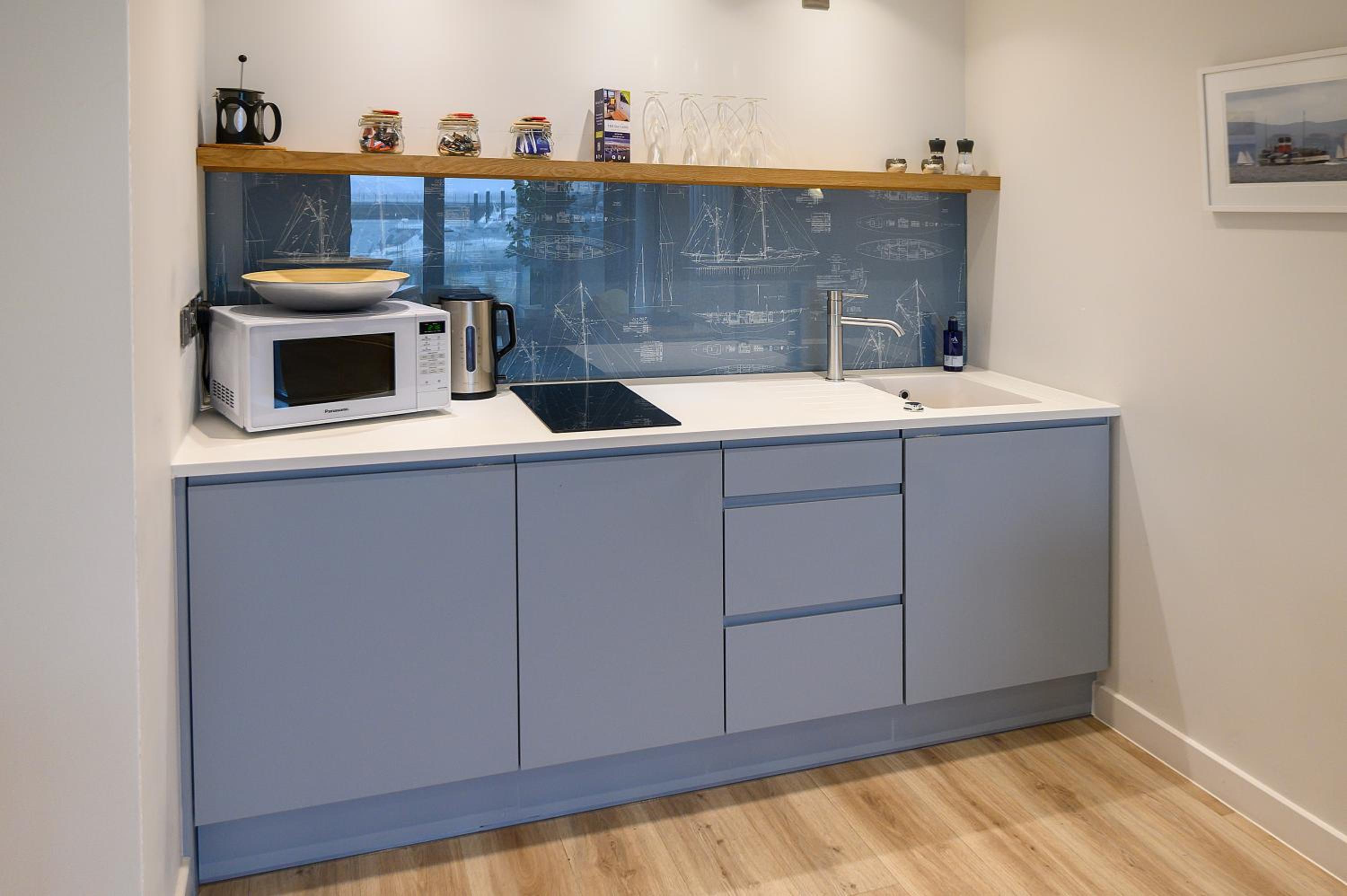 Standard Room with Marina View (Dog Friendly) - Photo 20