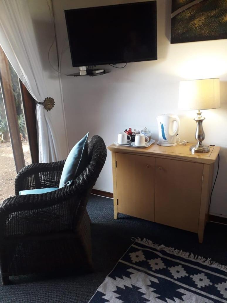 Standard Queen Room - Photo 2