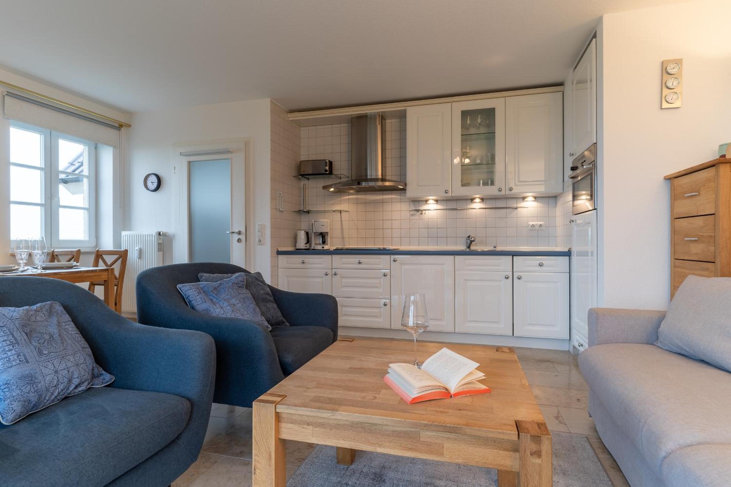 Apartment with Terrace photo 2
