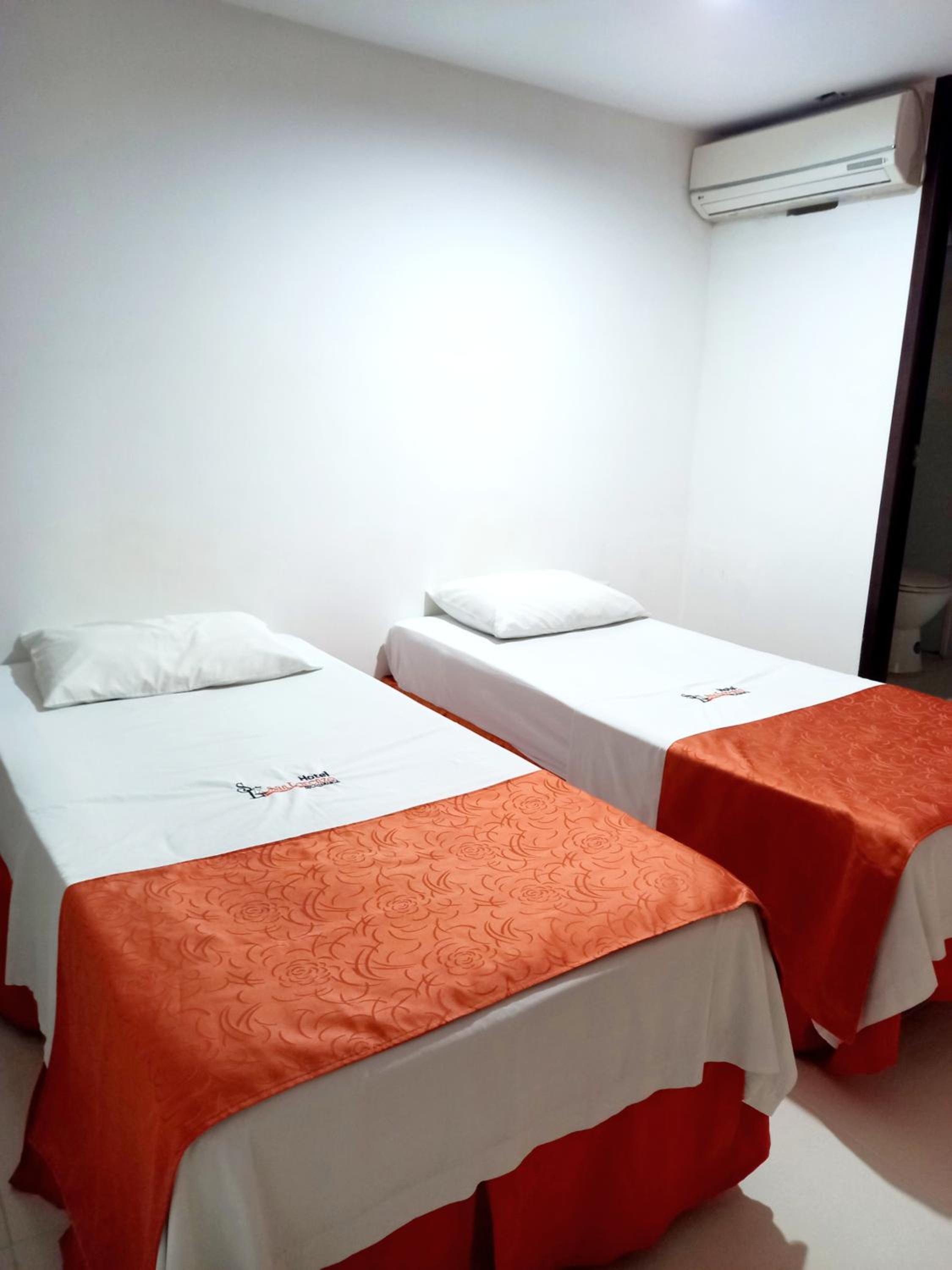 Double or Twin Room photo 2