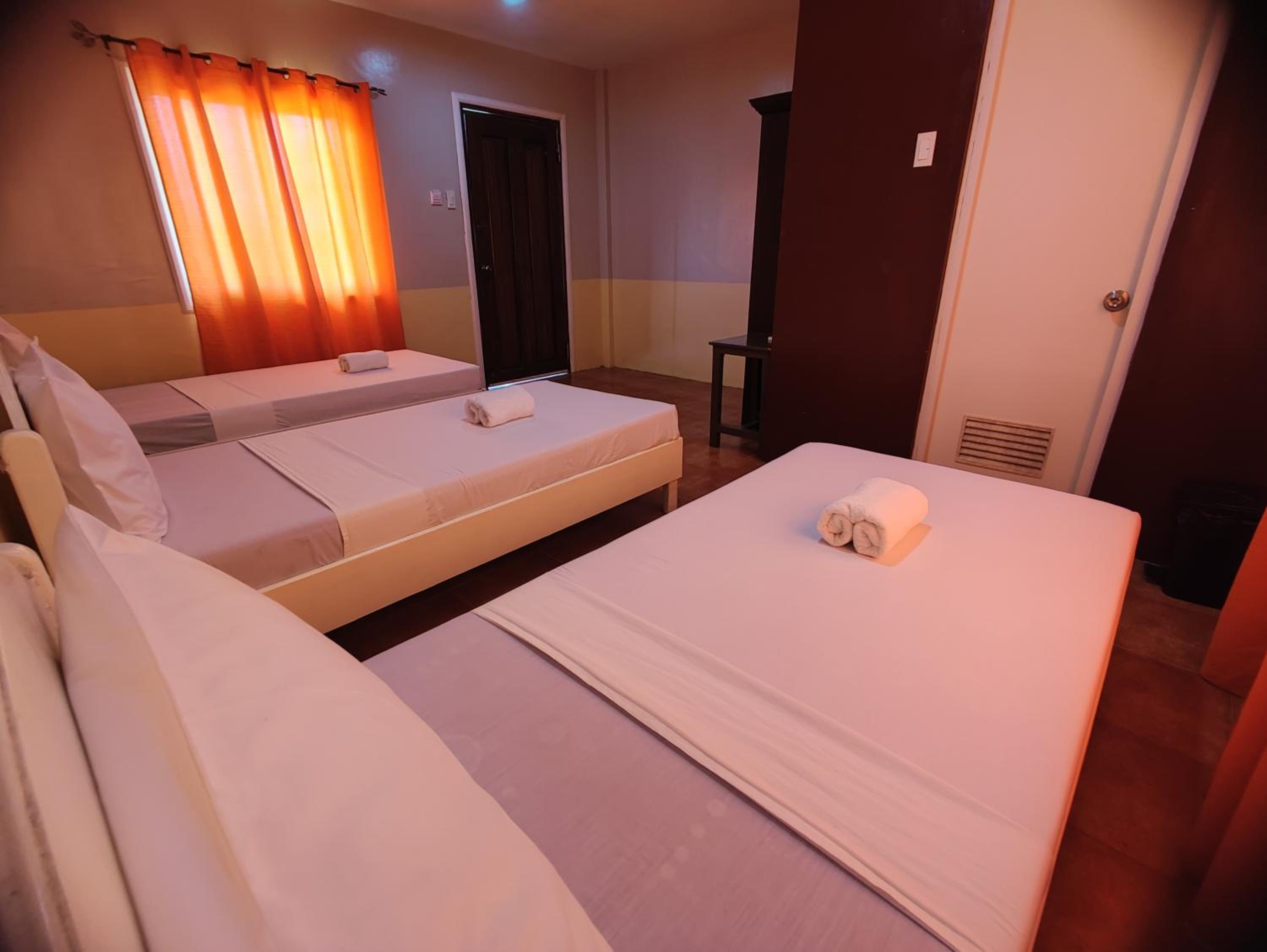 Budget Double Room photo 3