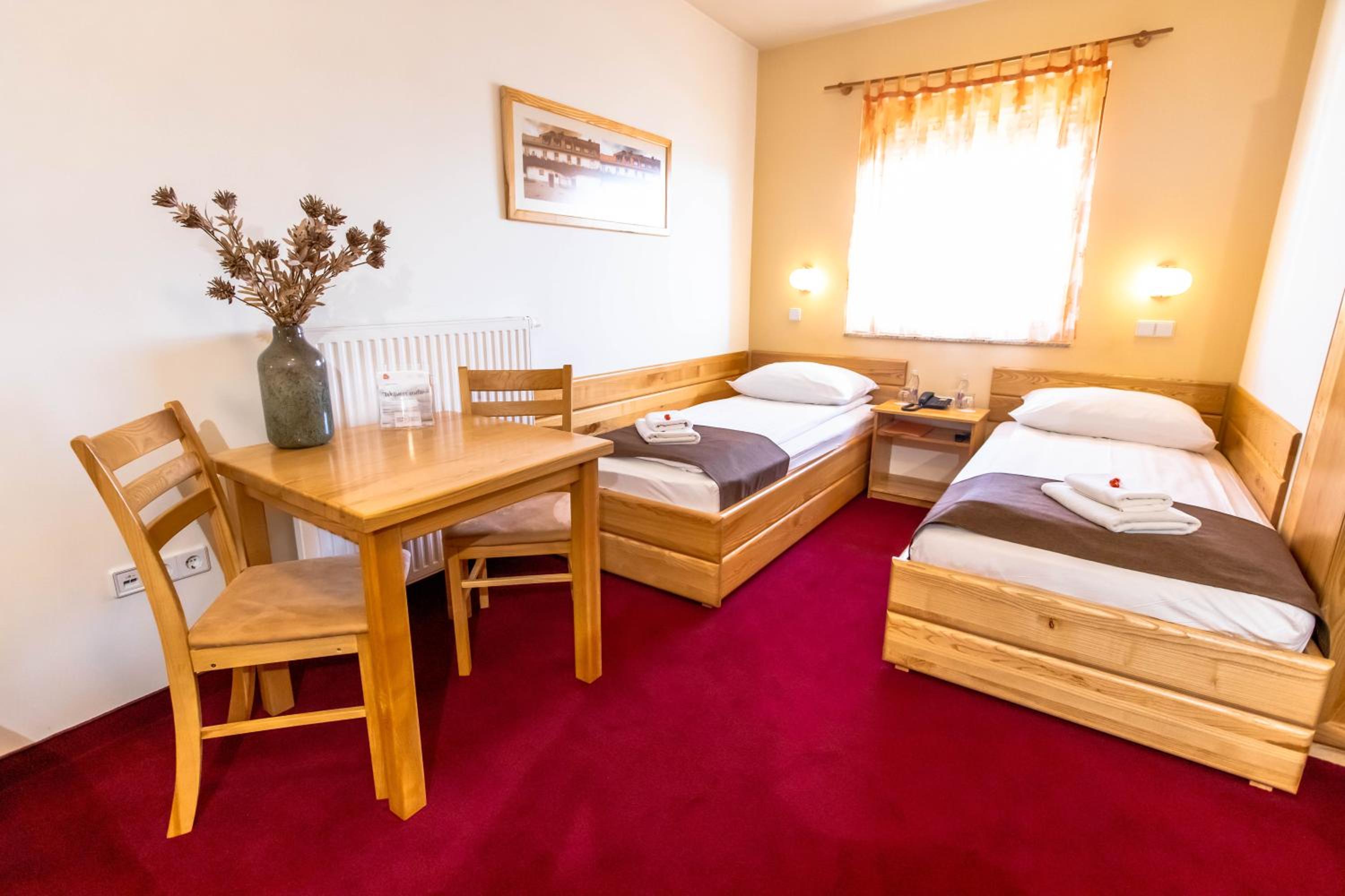 Triple Room - Photo 2