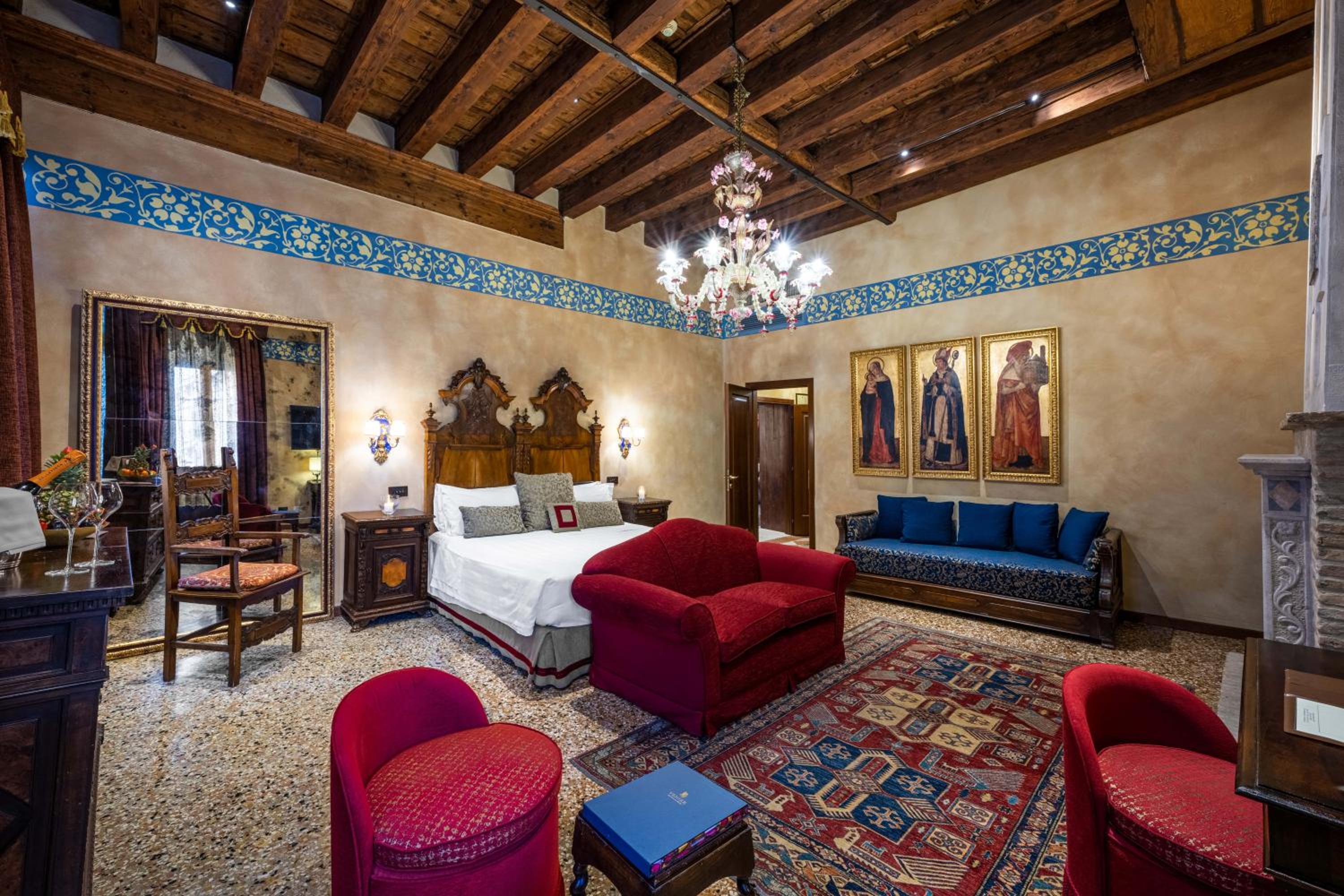 Junior Suite with Canal View