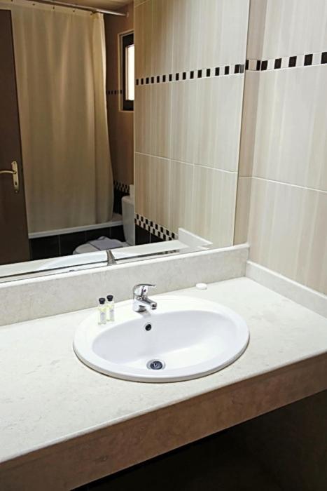 Studio (2 Adults) - Photo 5