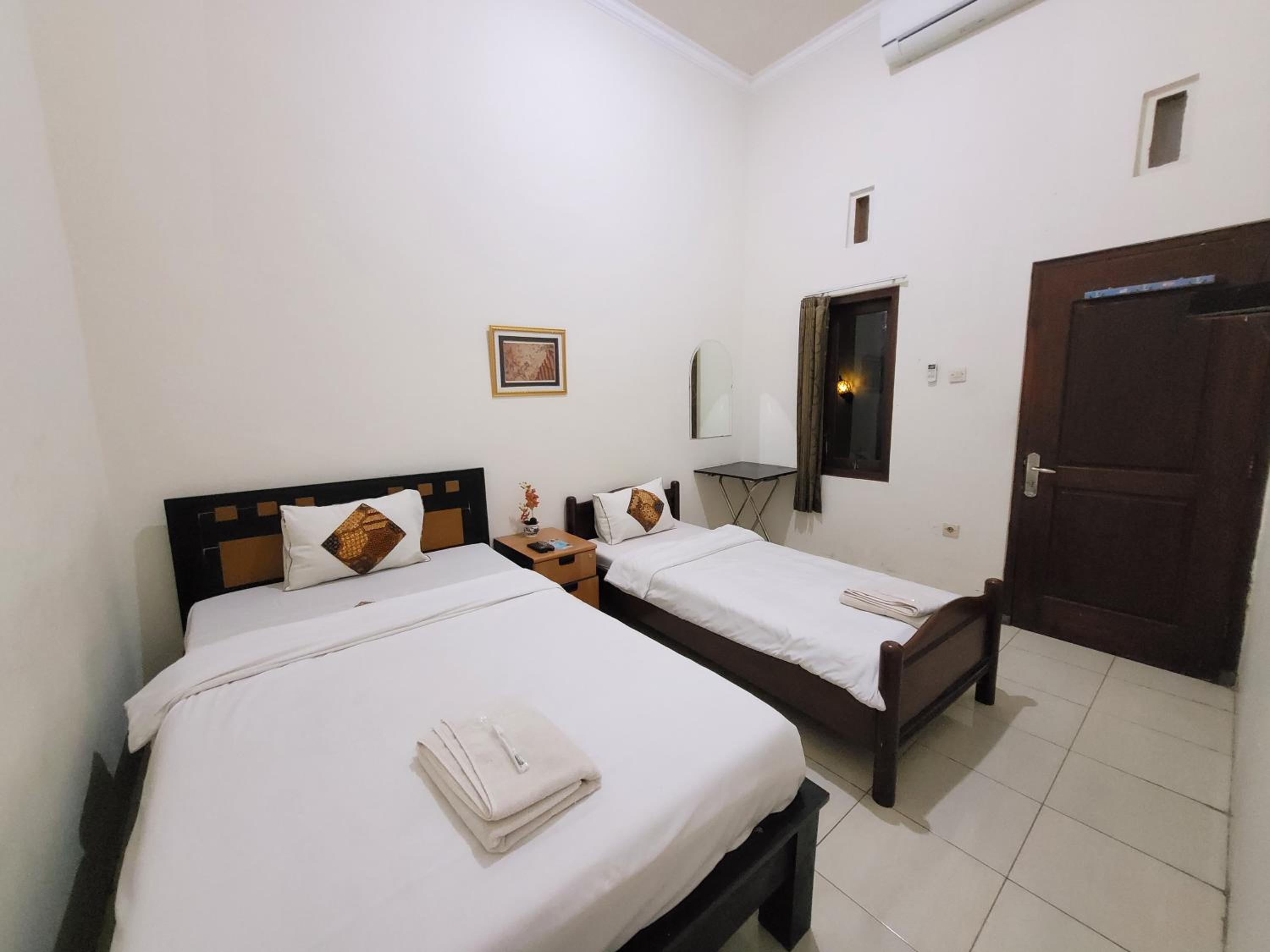 Standard Twin Room - Photo 5