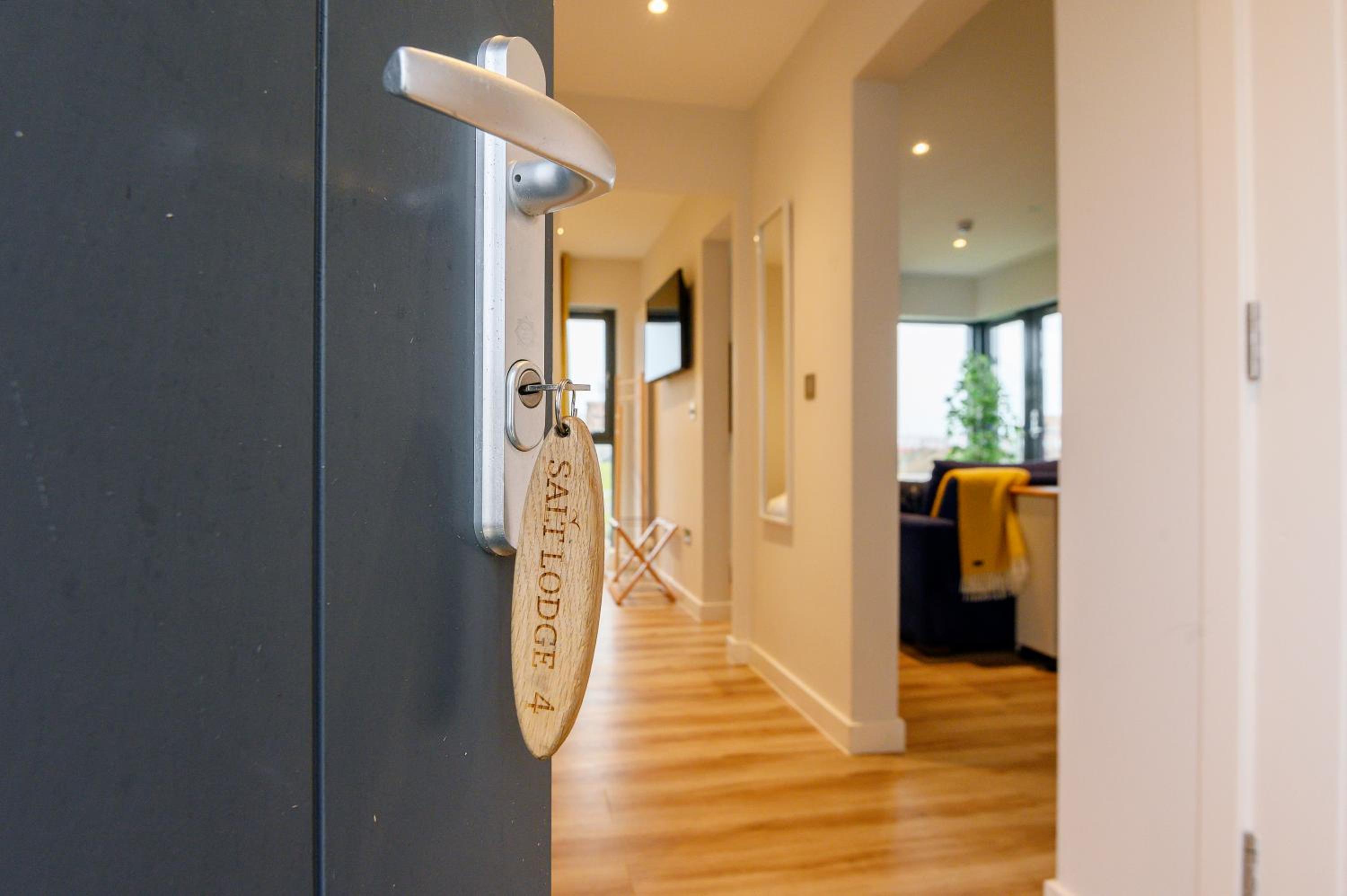 Standard Room with Marina View (Dog Friendly) - Photo 16