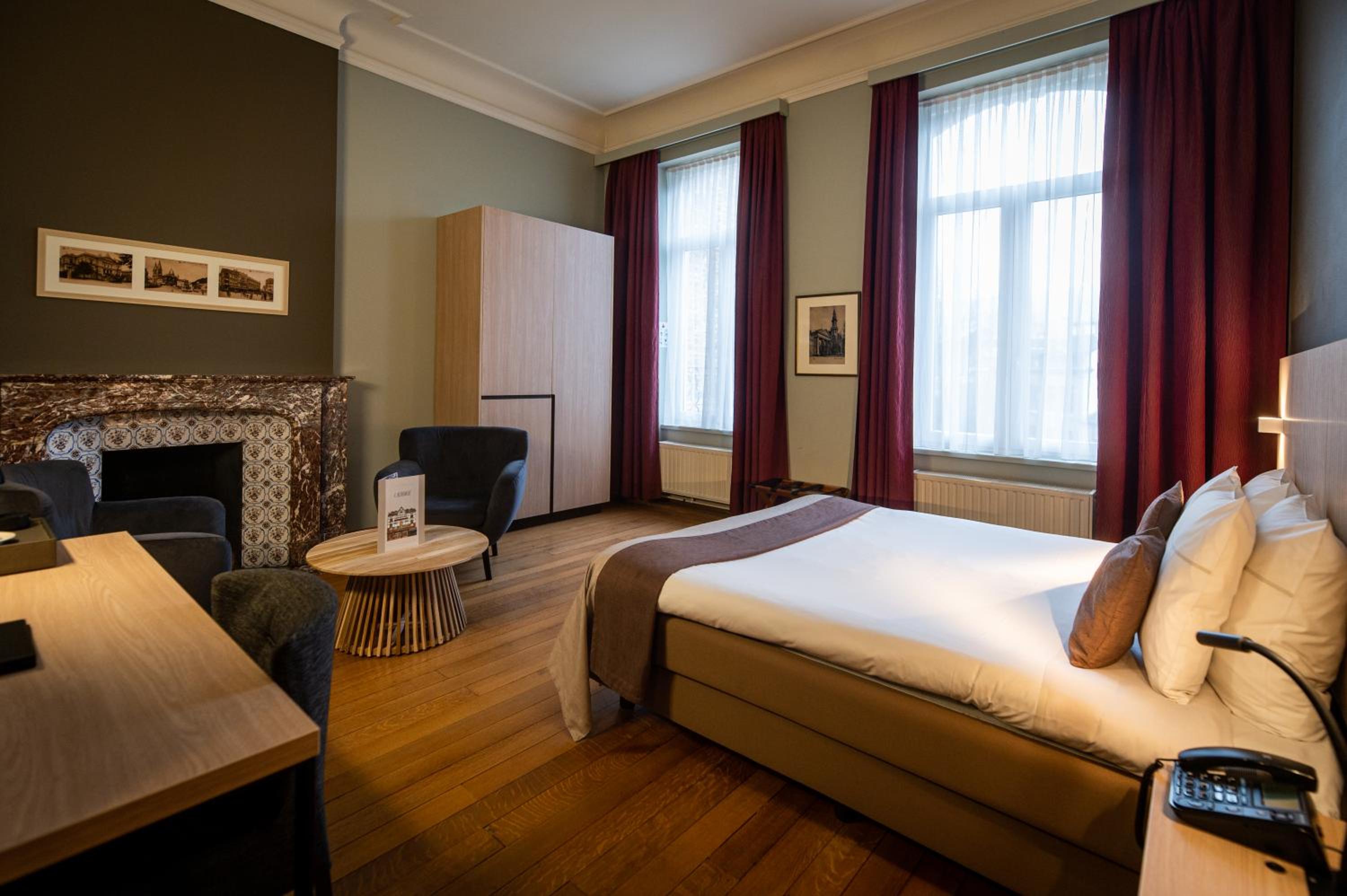 Large Double Room photo 2