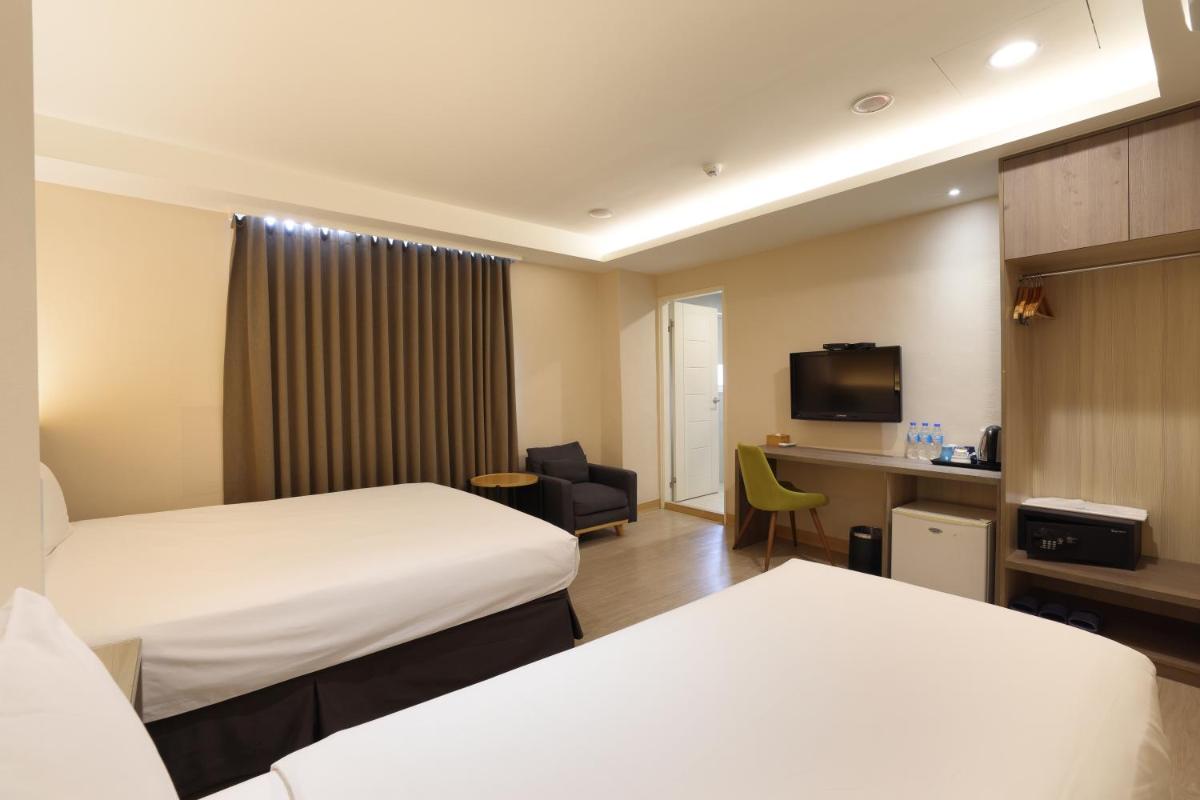 Classic Triple Room photo 2