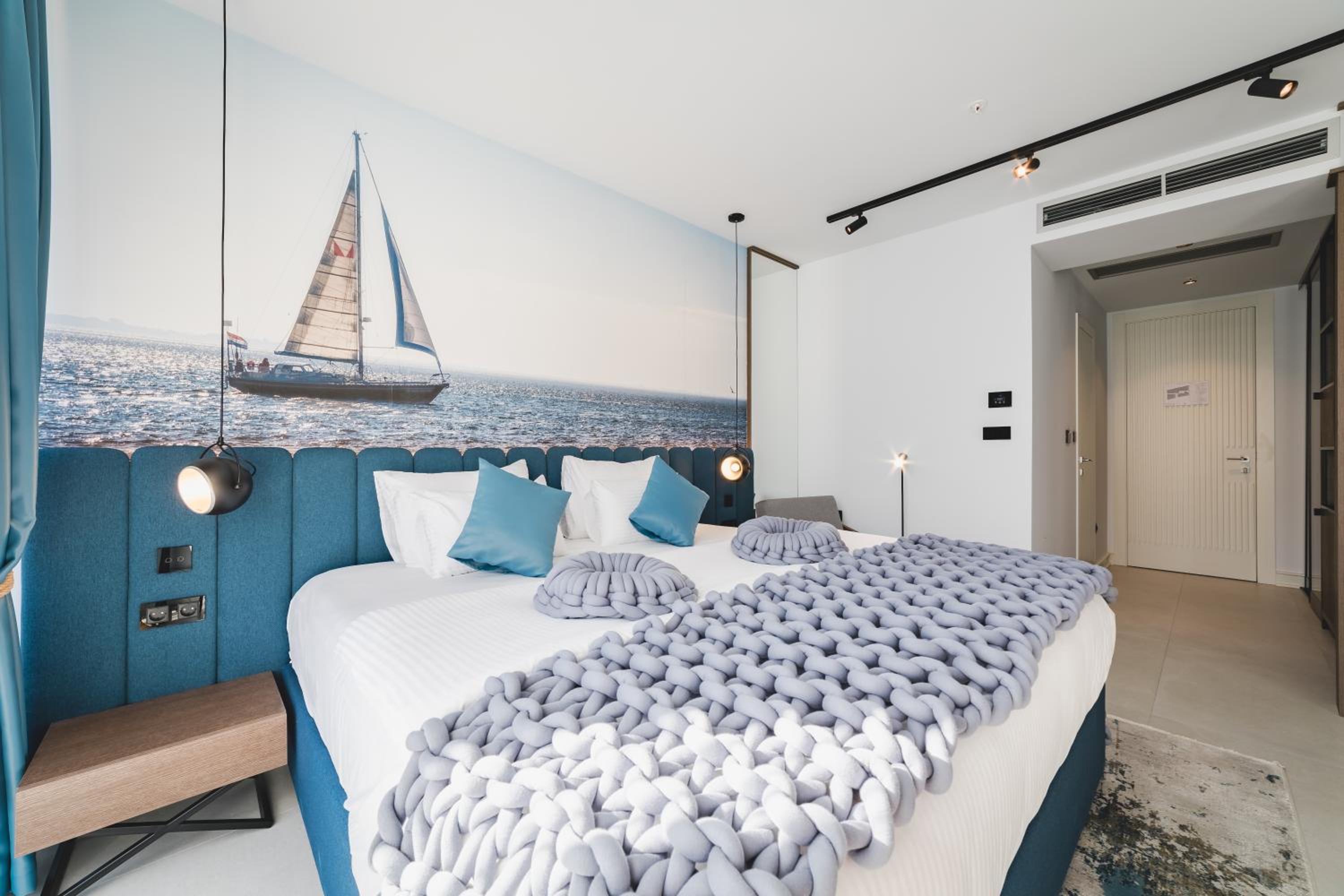 Double Room - Photo 6