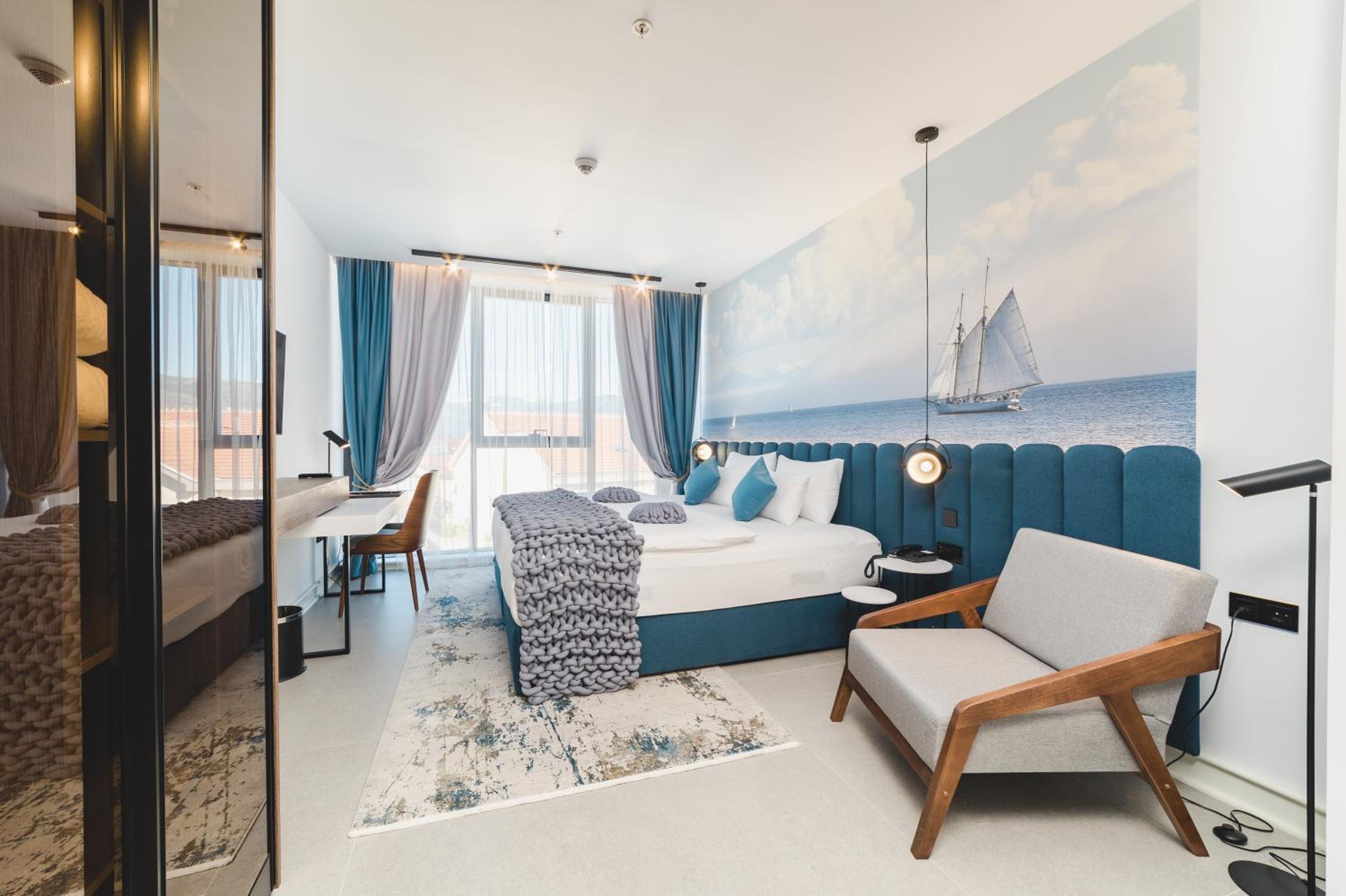 Double Room - Photo 8