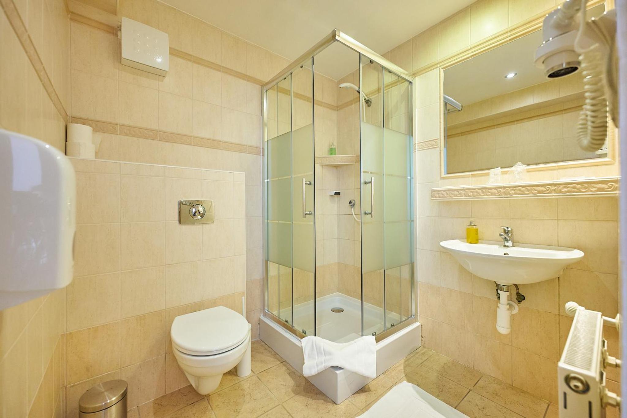Standard Twin Room - Photo 3