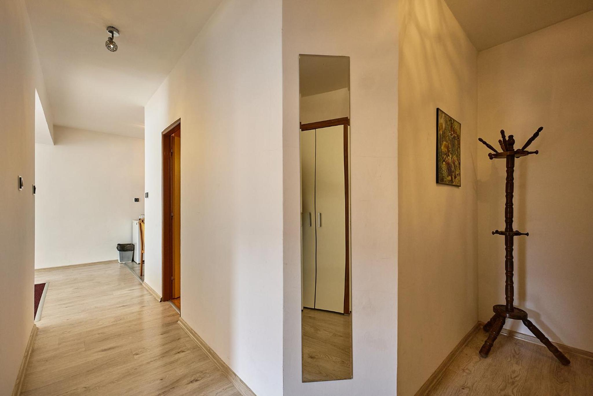 Family Room - Photo 7