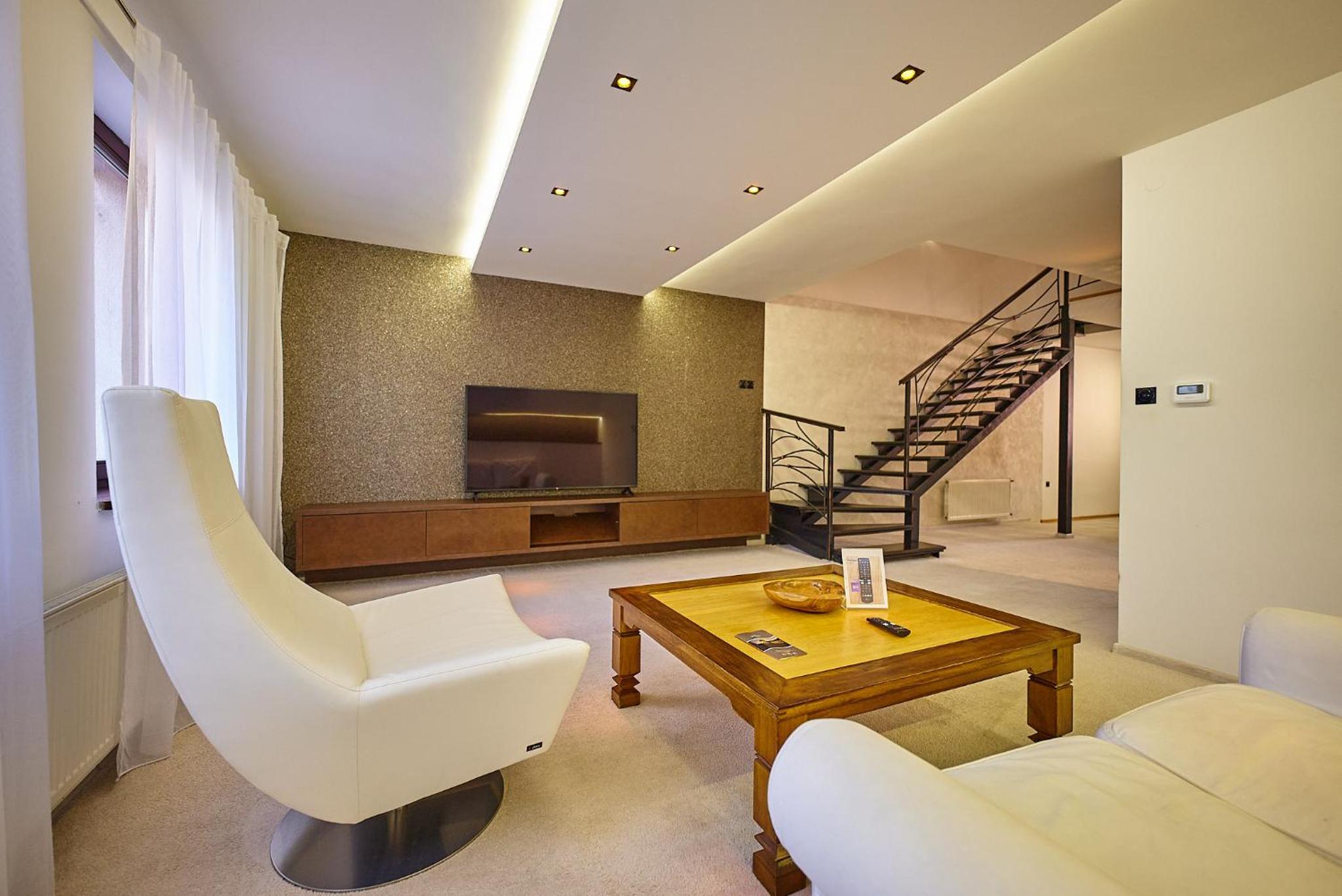 Studio - Split Level - Photo 29