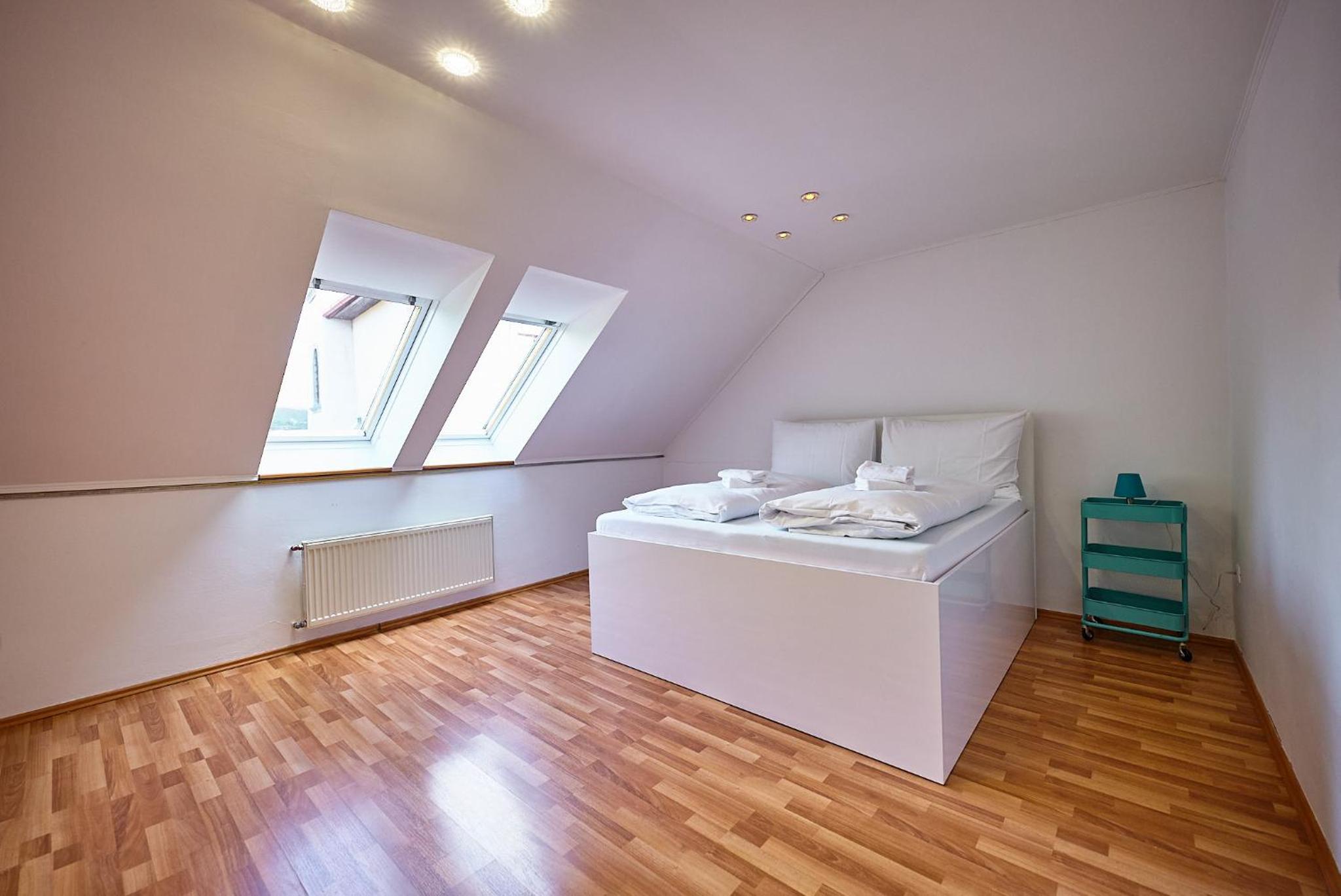 Studio - Split Level - Photo 15