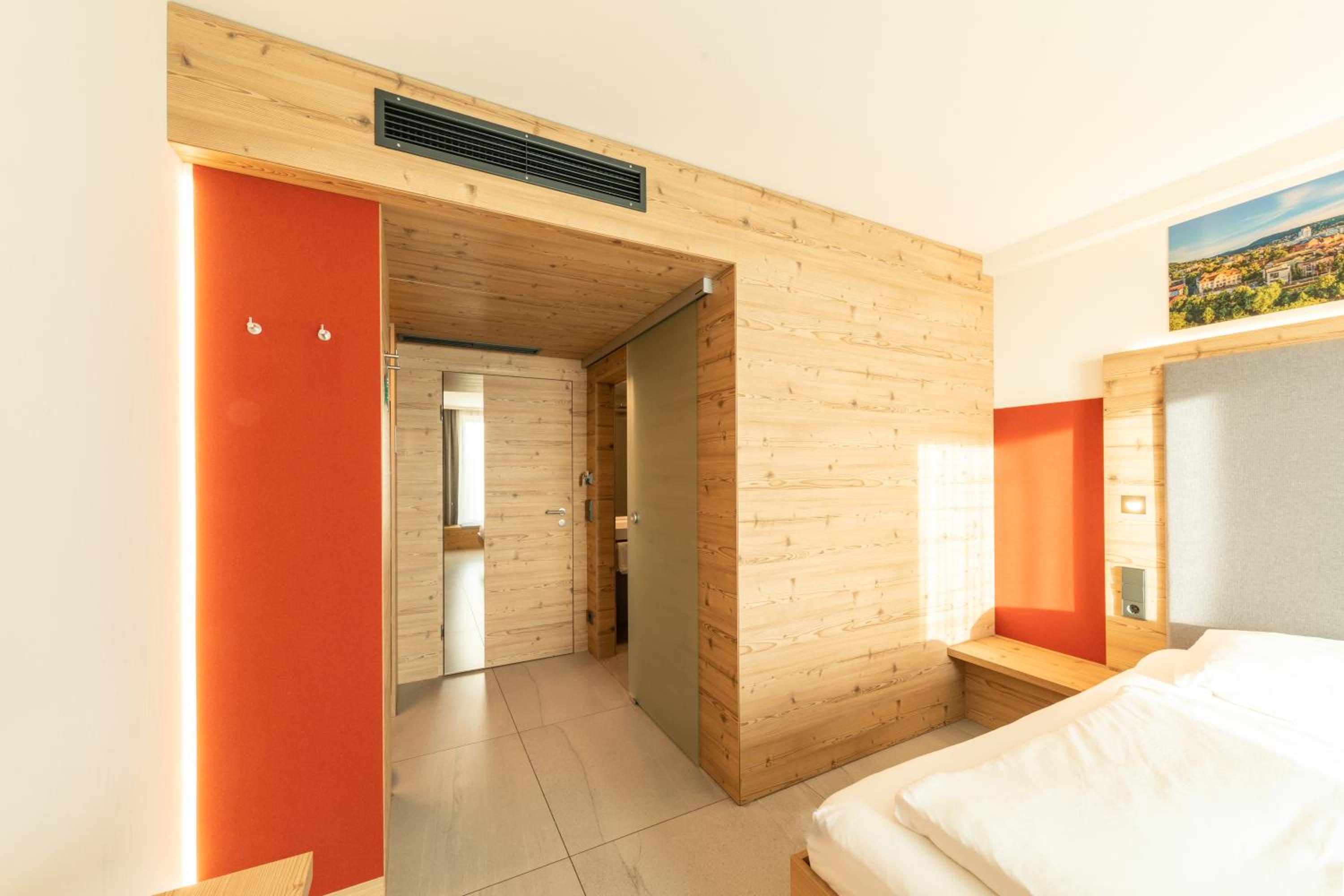 Double Room with Pool View - Photo 19
