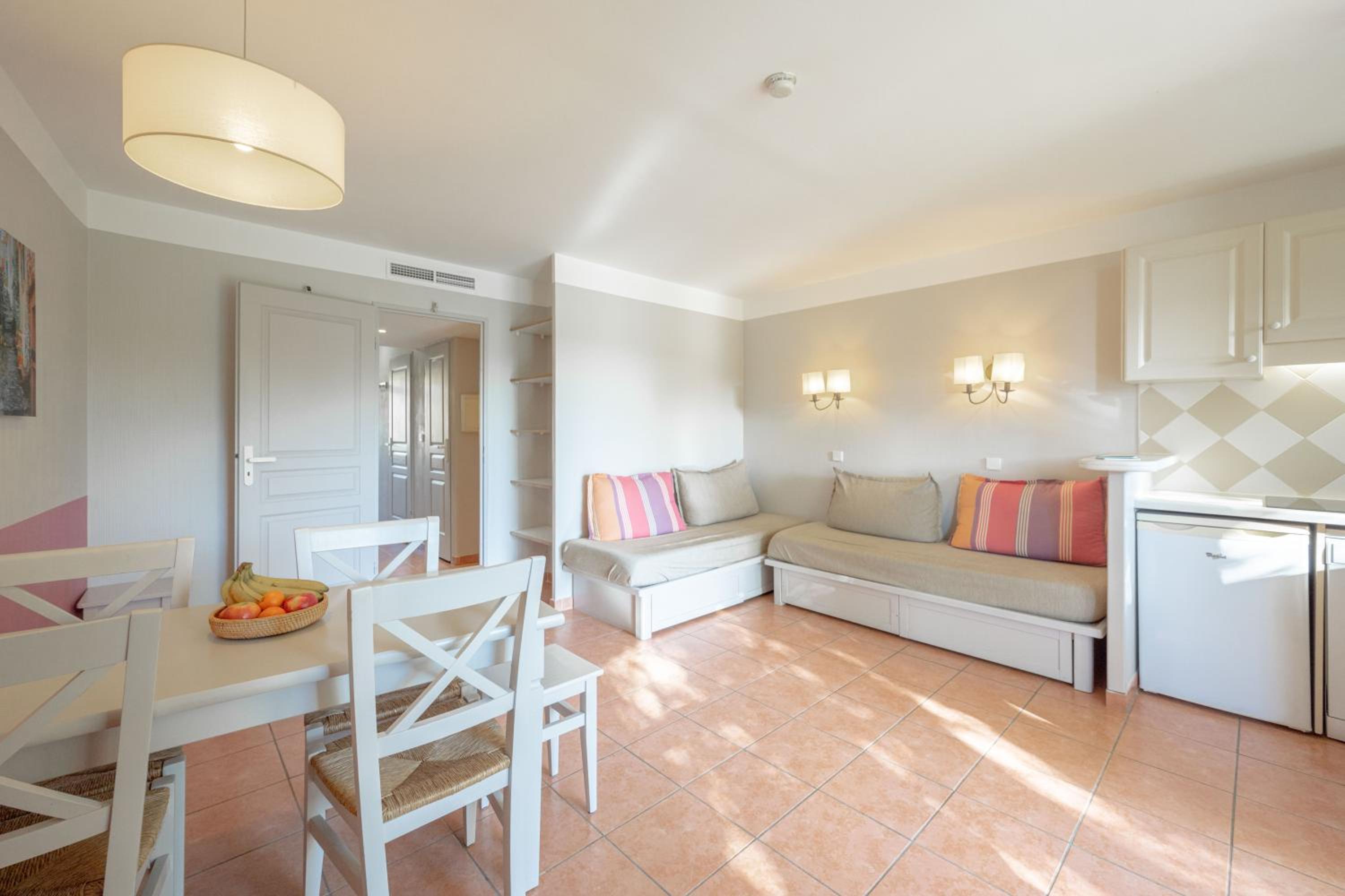 Superior One-Bedroom Apartment with Terrace or Balcony (5 People) - River View - Photo 3