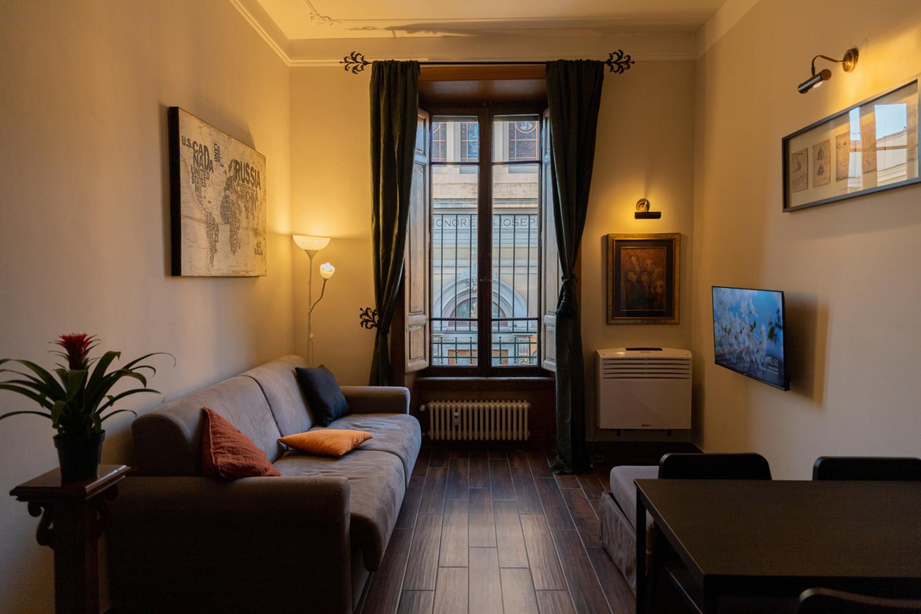Deluxe Apartment
