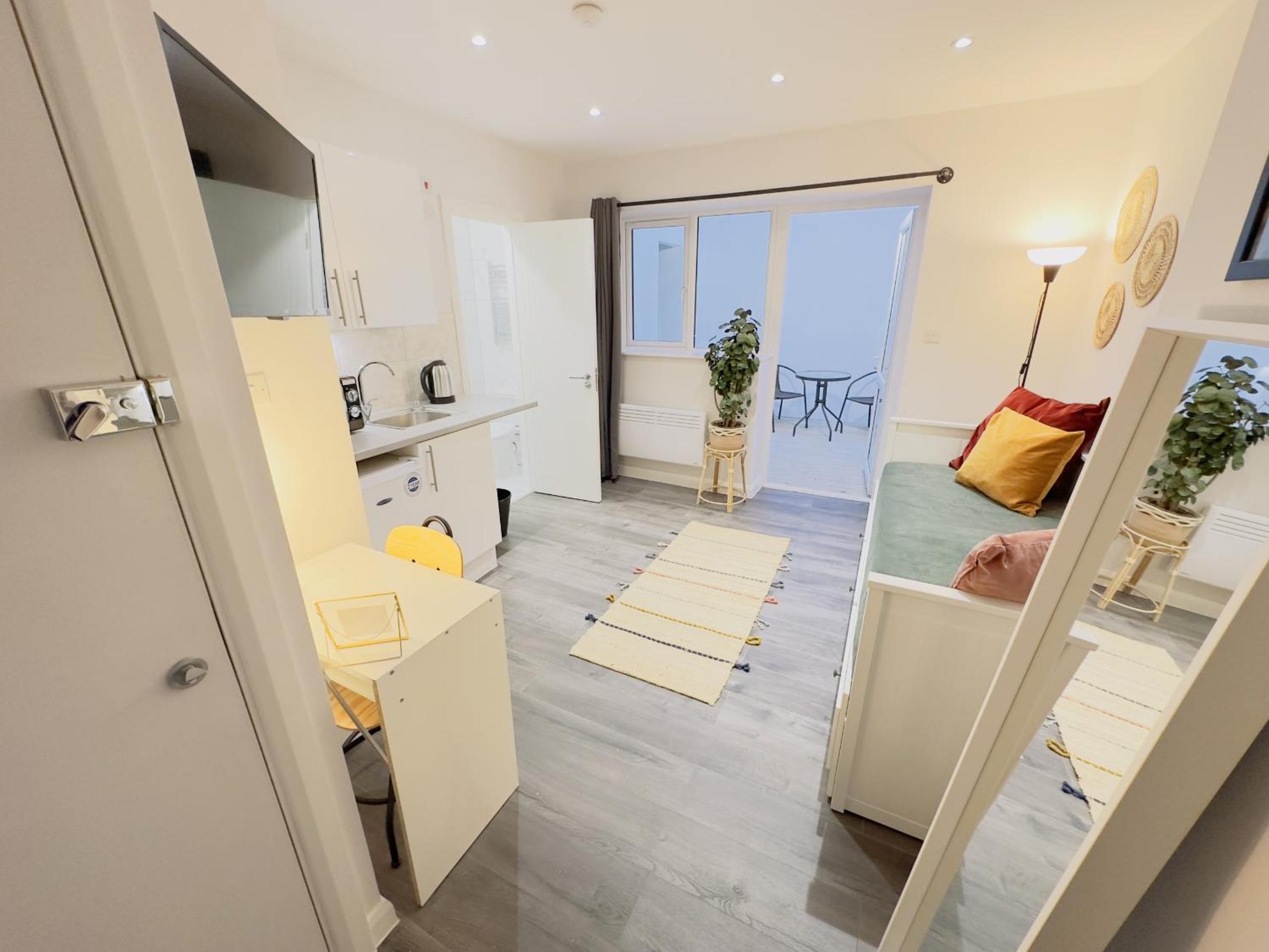 Double Room with Private Bathroom photo 2