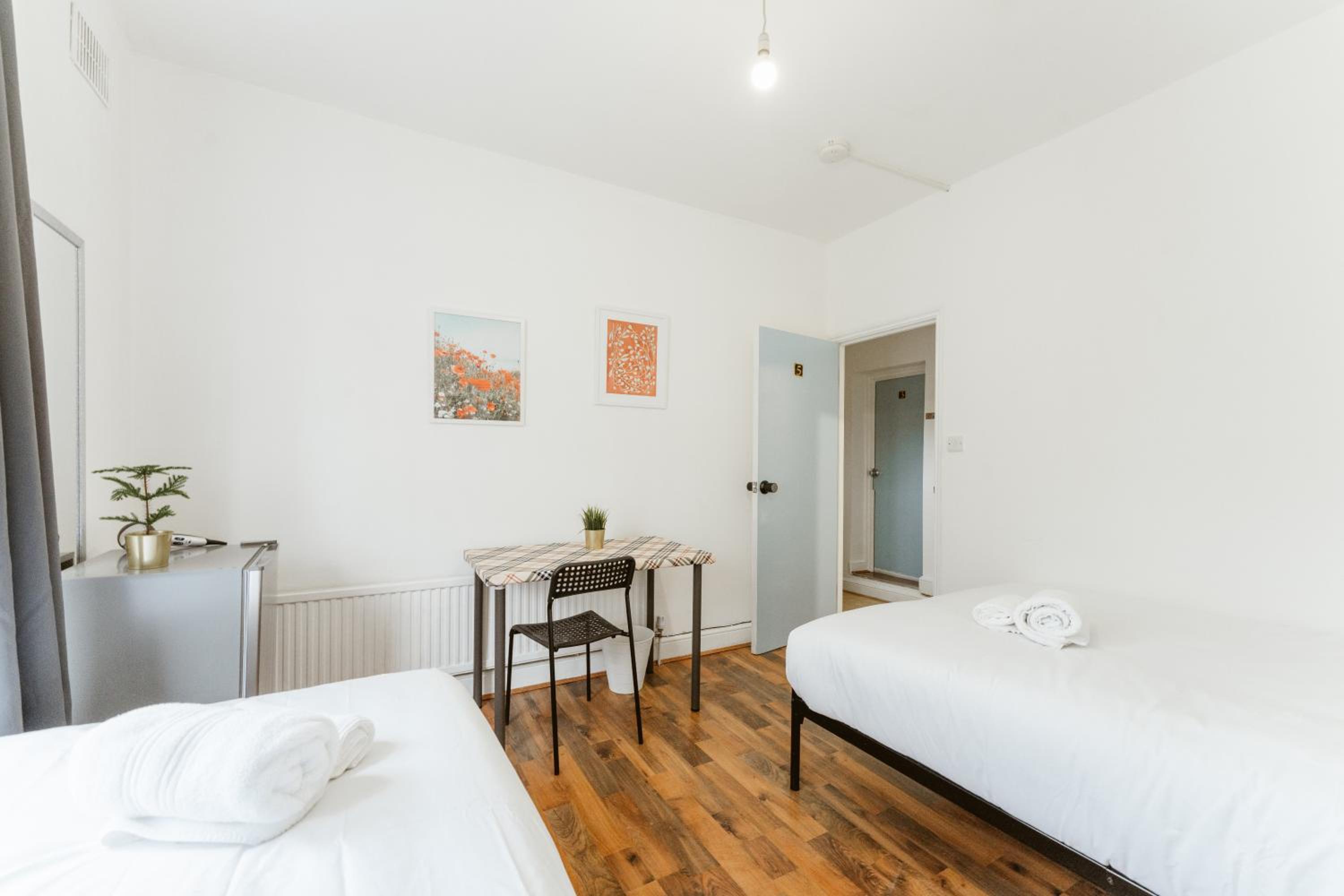 Triple Room with Shared Bathroom photo 1