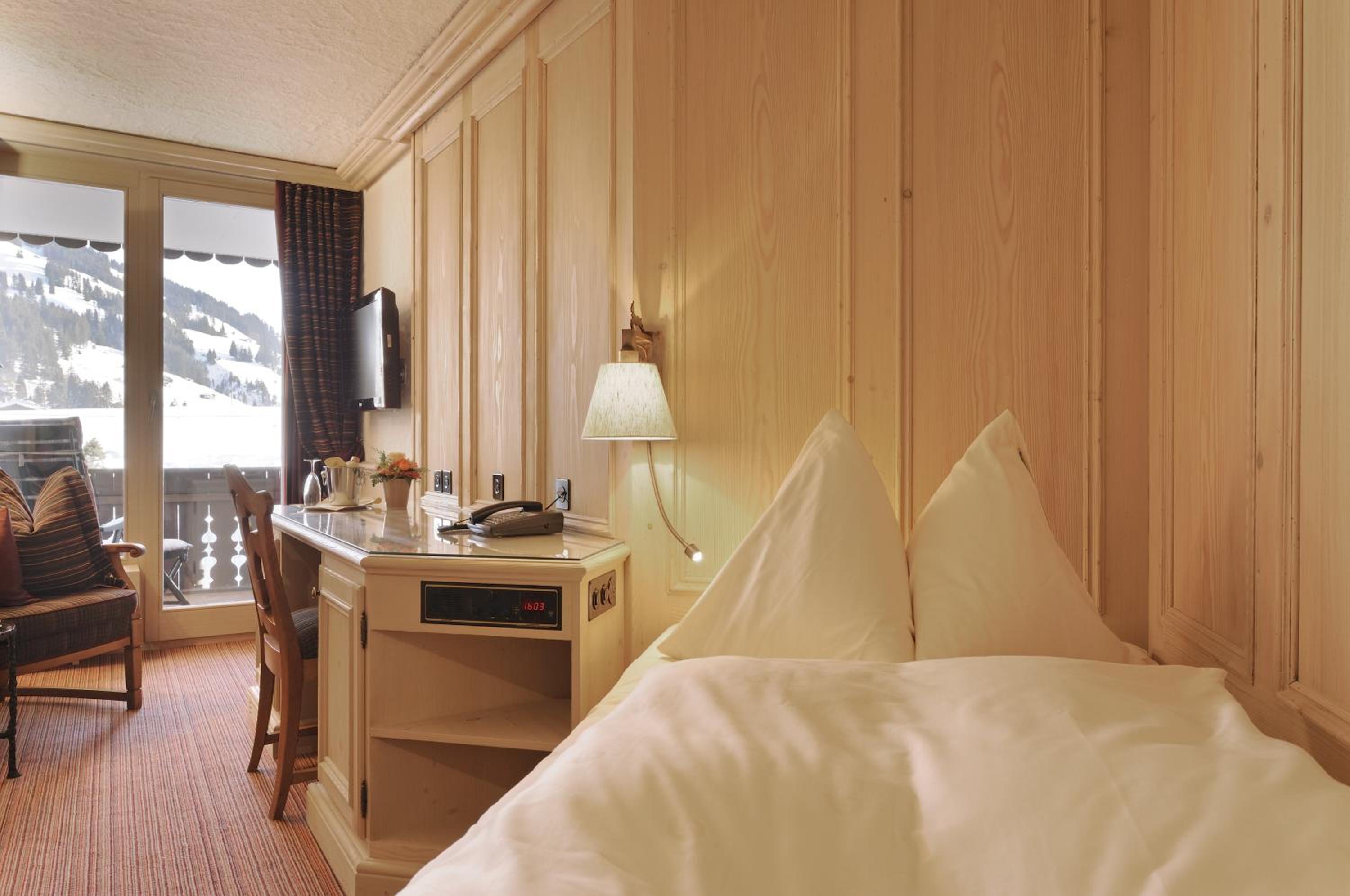 Single Room with Mountain View