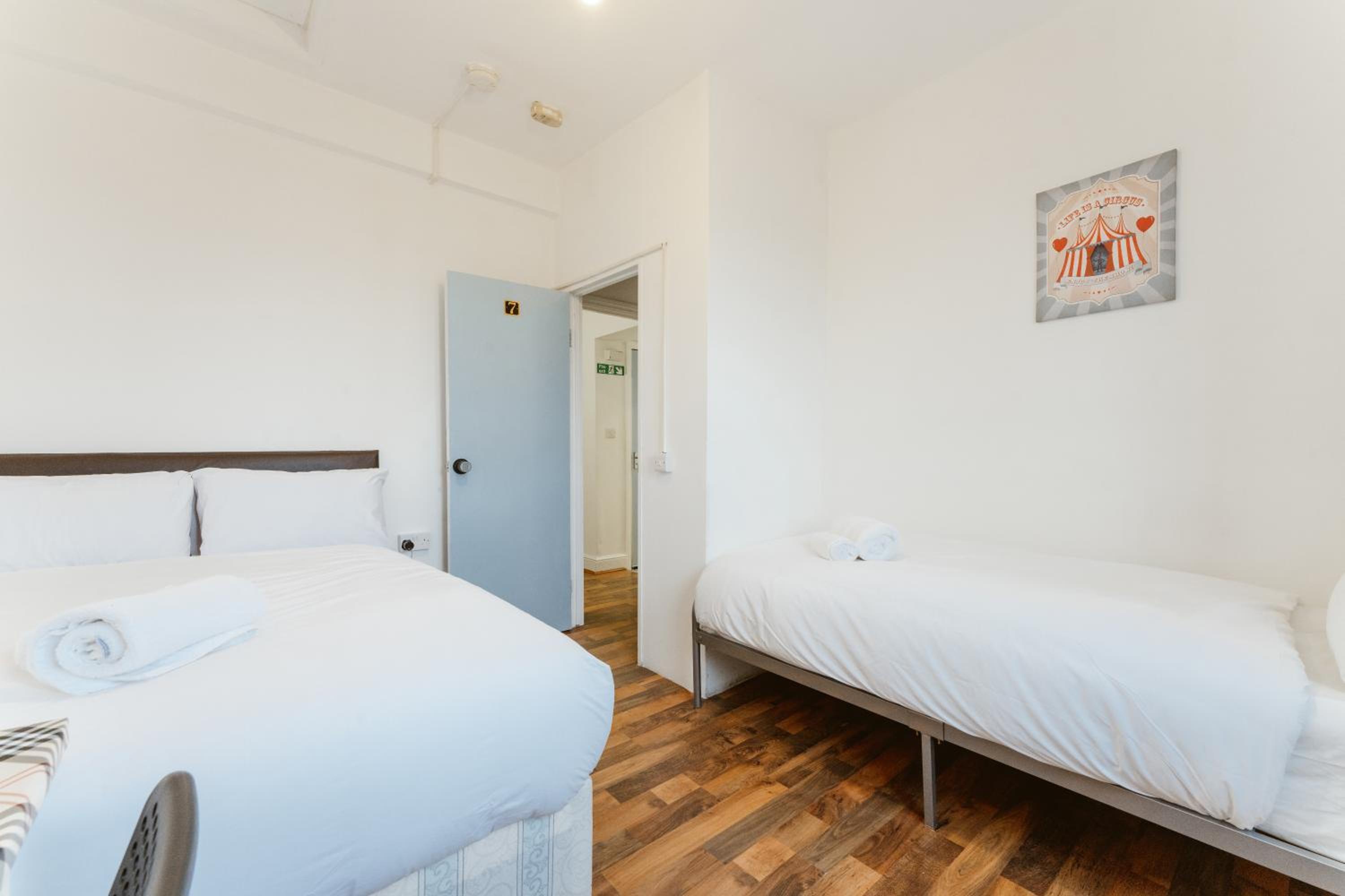 Triple Room with Shared Bathroom photo 3