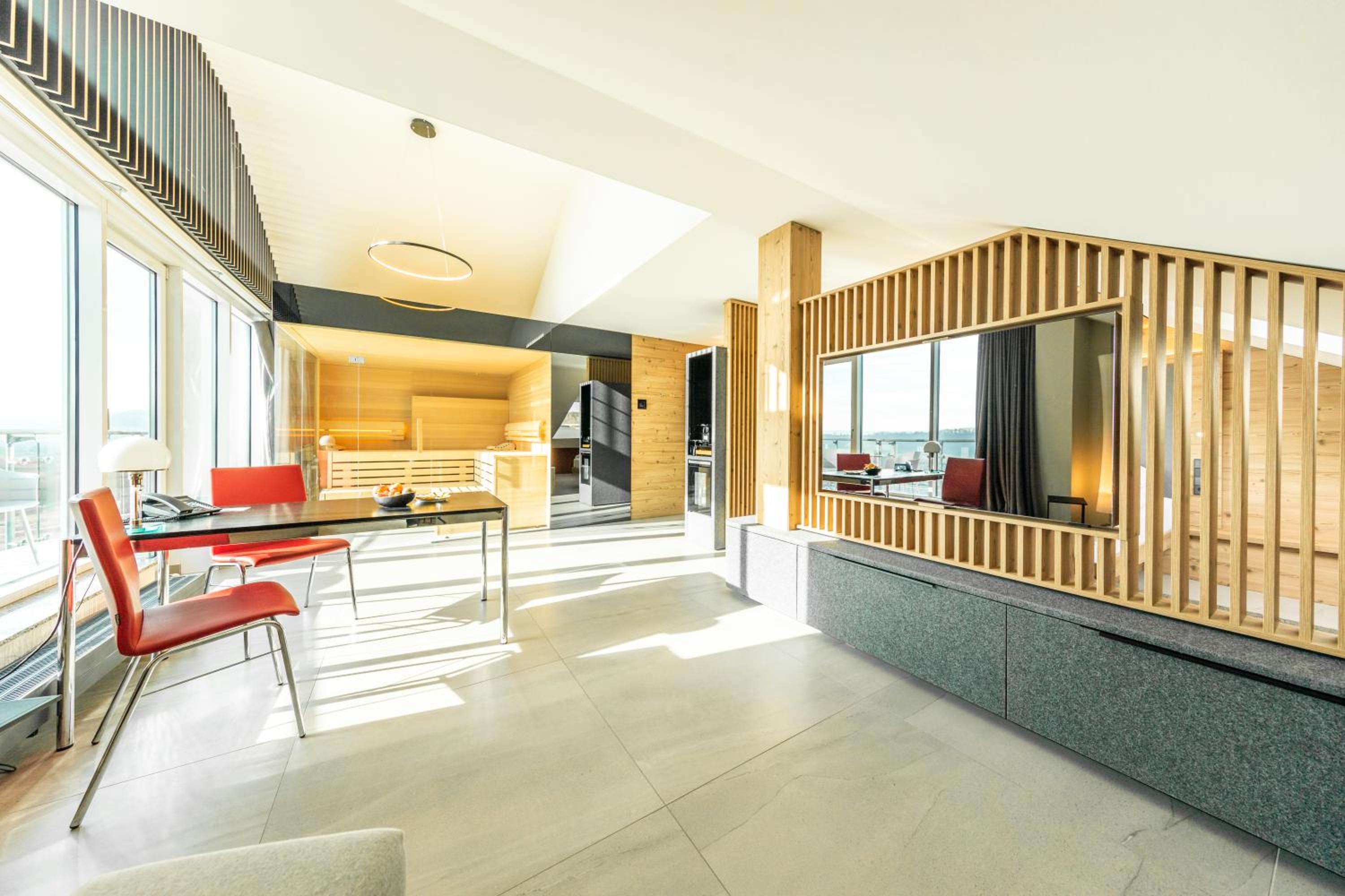 Suite with Sauna - Photo 36