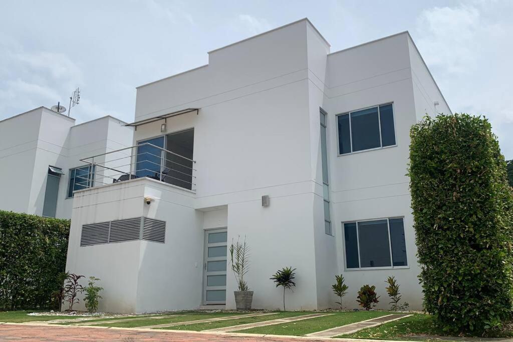 Three-Bedroom House photo 2