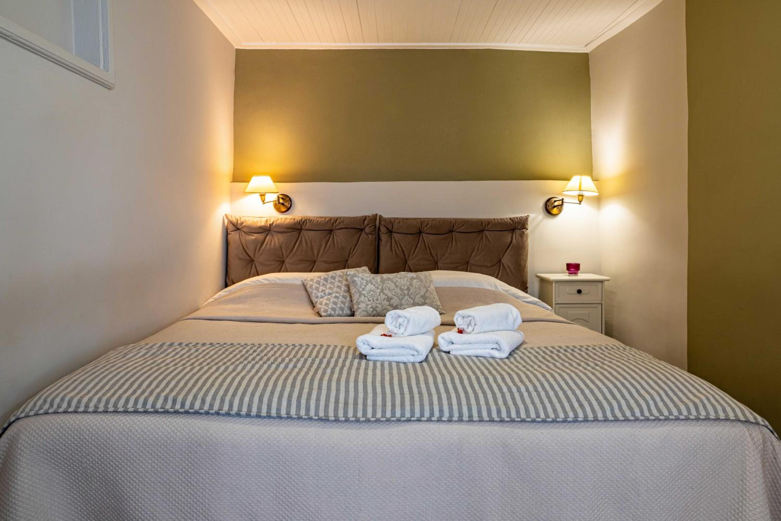Economy Double Room photo 1