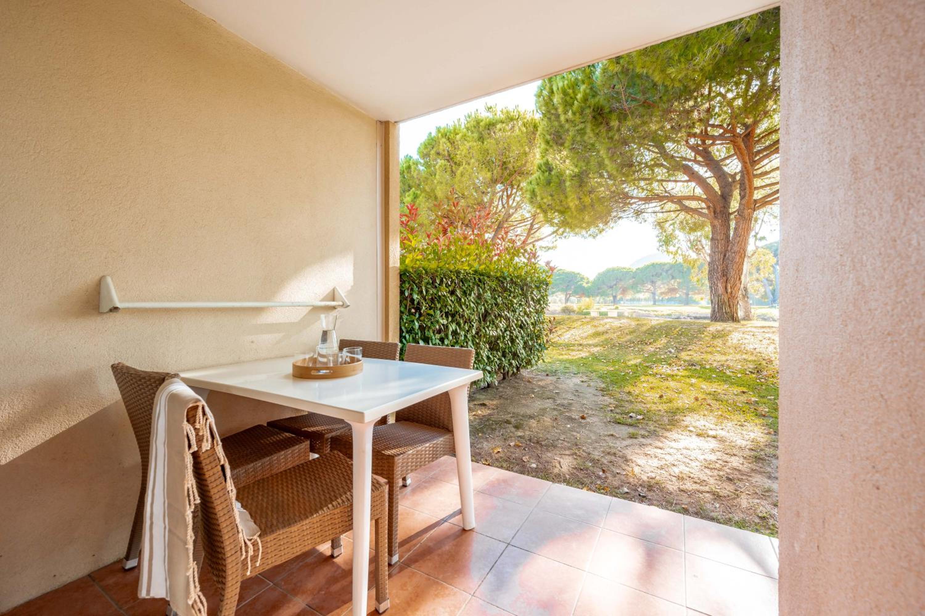 Superior One-Bedroom Apartment with Sleeping Alcove and Terrace or Balcony (6 People) - River View - Photo 2