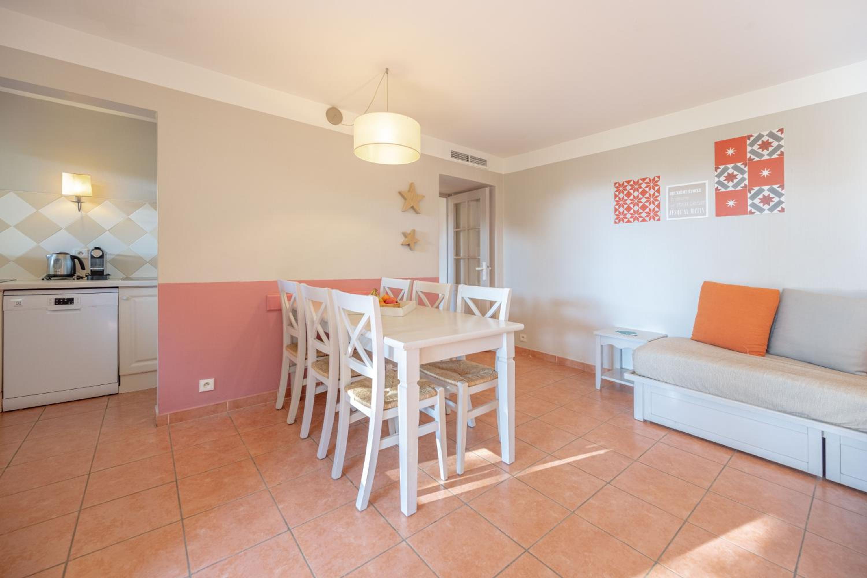 Superior One-Bedroom Apartment with Sleeping Alcove and Terrace or Balcony (6 People) - River View - Photo 7