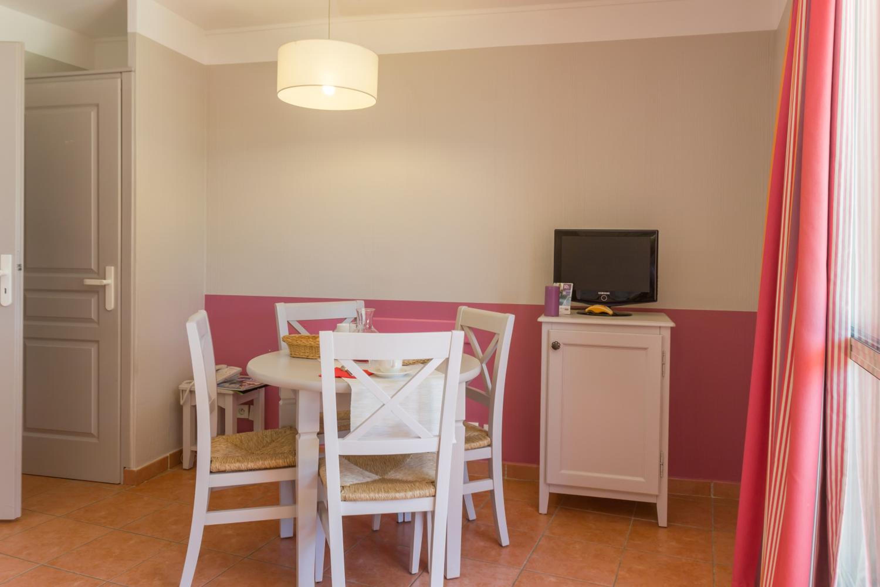 Studio with Terrace or Balcony  (4 People) - Photo 3