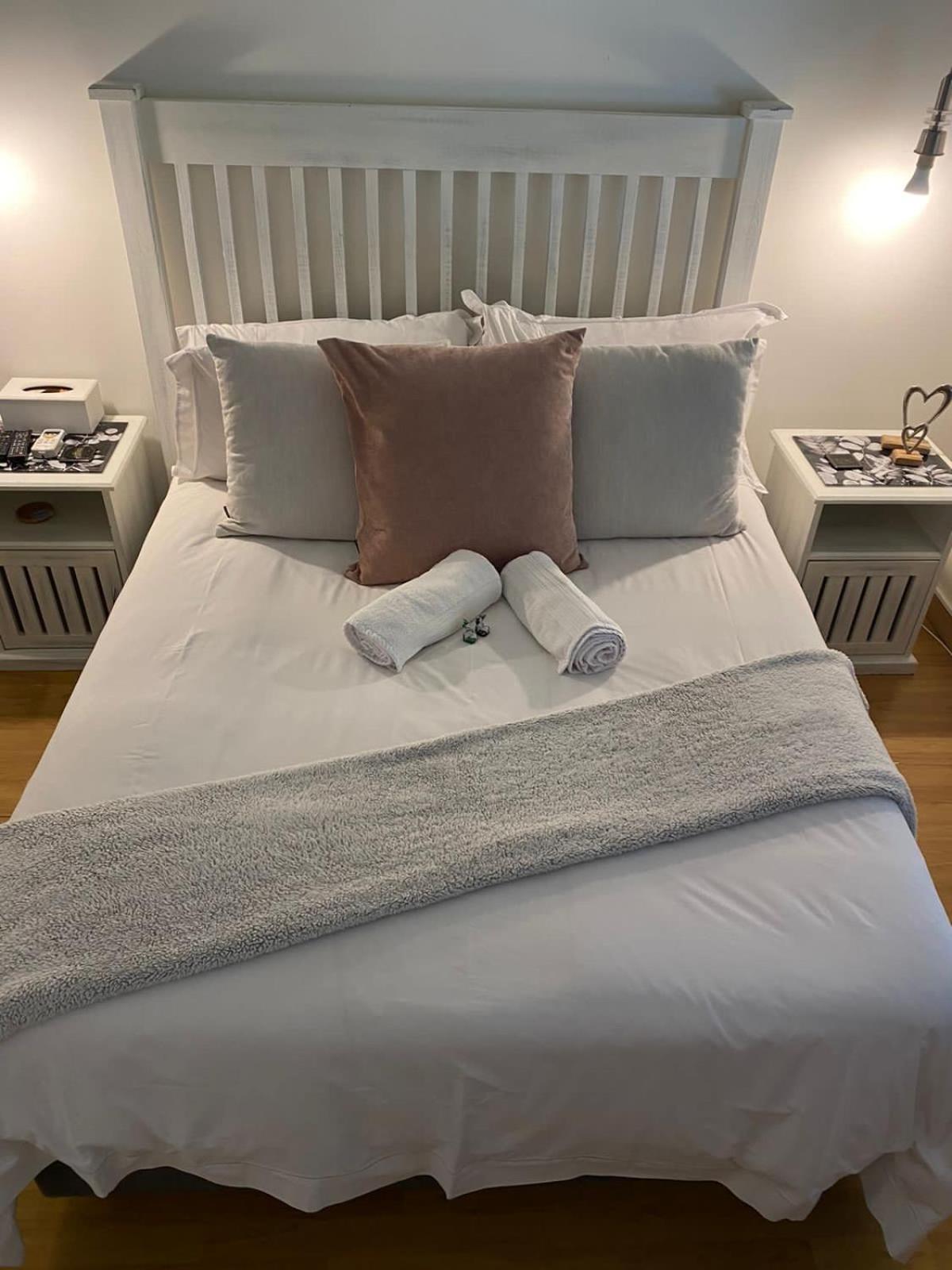 Double Room with Private Bathroom - Photo 9