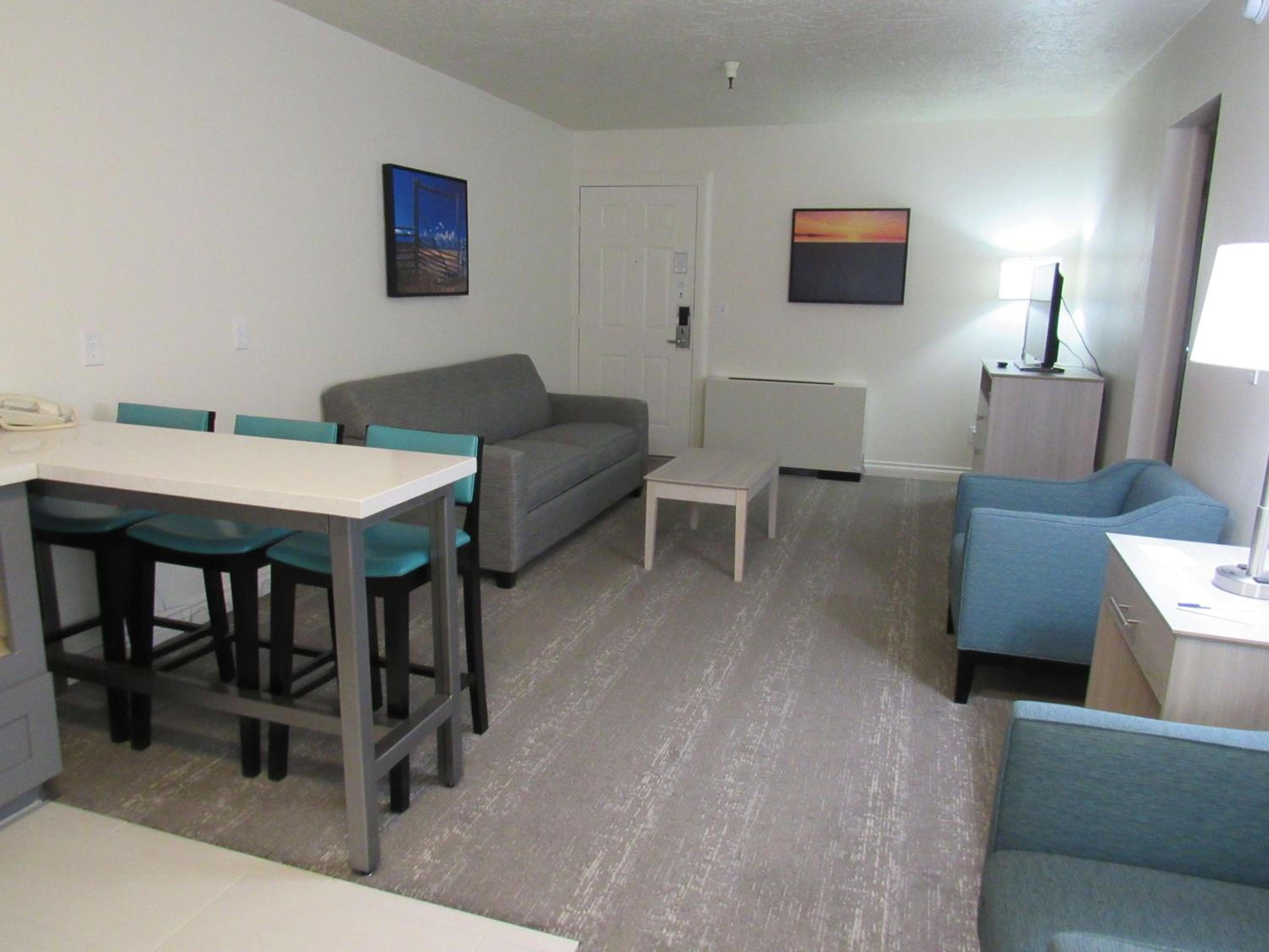 Family Suite with Two Queen Beds and Sofa Bed - Non-Smoking photo 1
