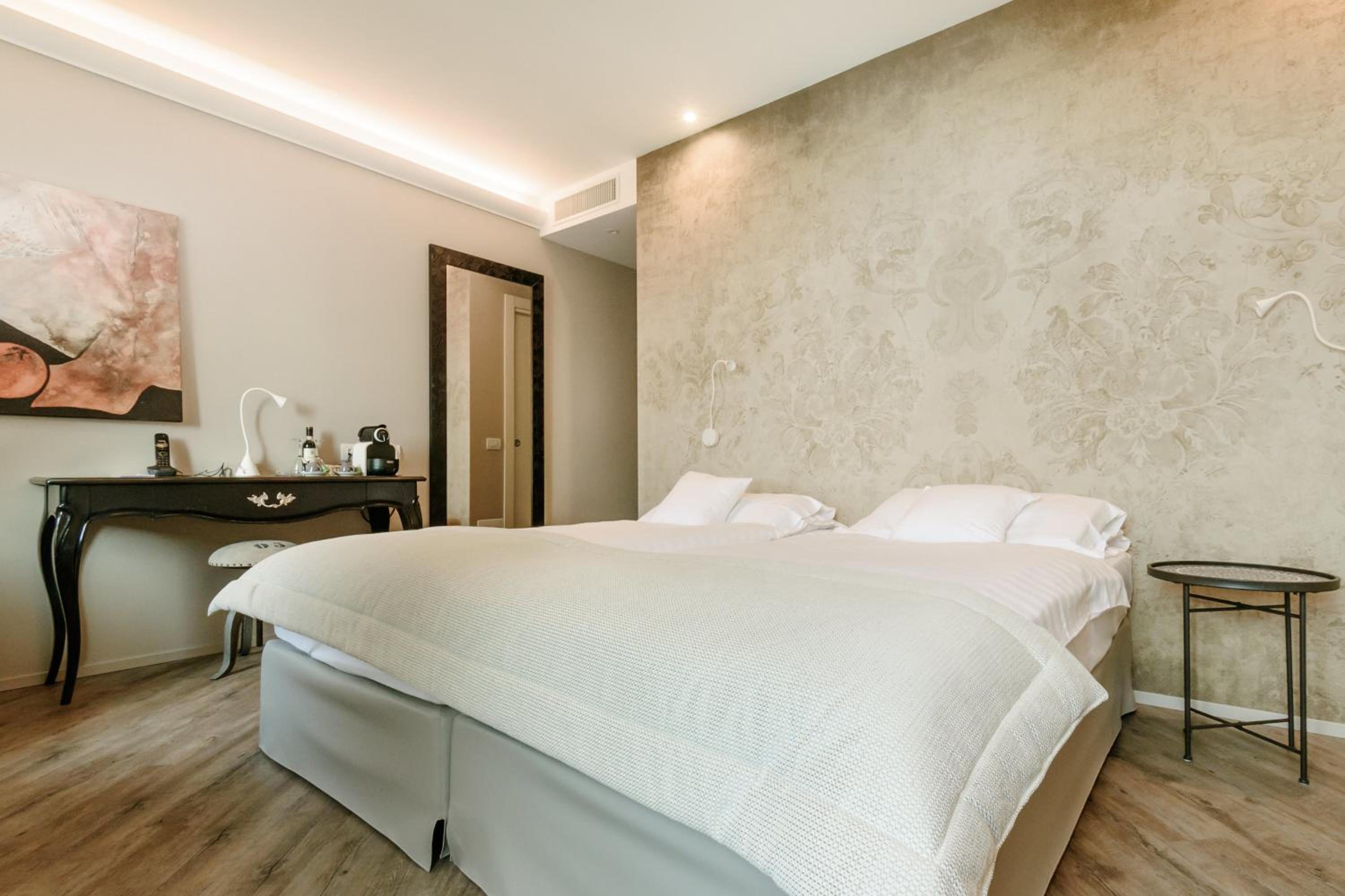 Single Room With Lake View