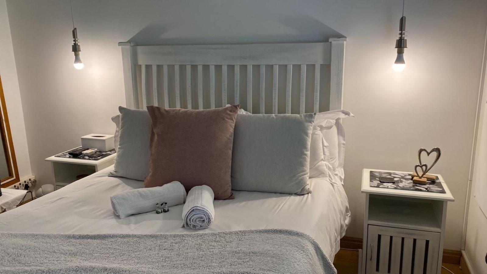 Double Room with Private Bathroom - Photo 7