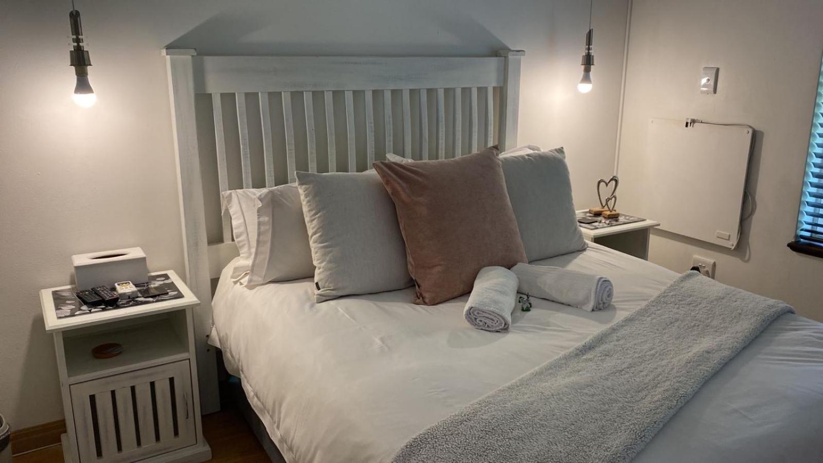 Double Room with Private Bathroom - Photo 6