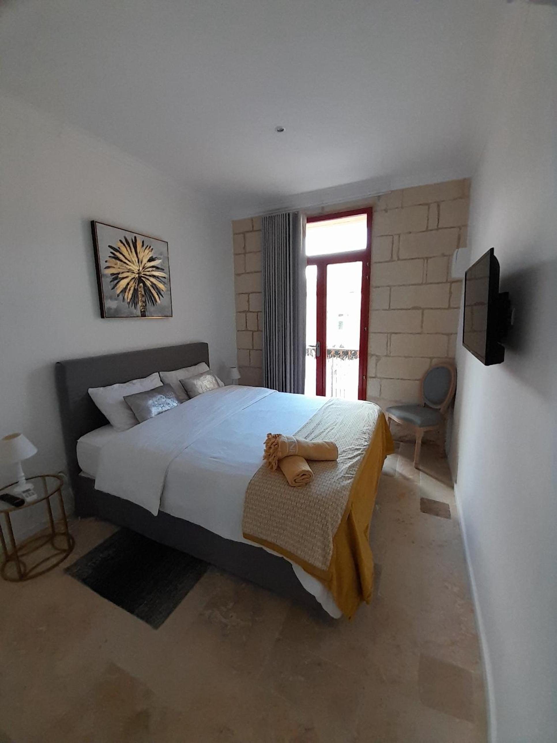 Standard Double Room - Photo 10