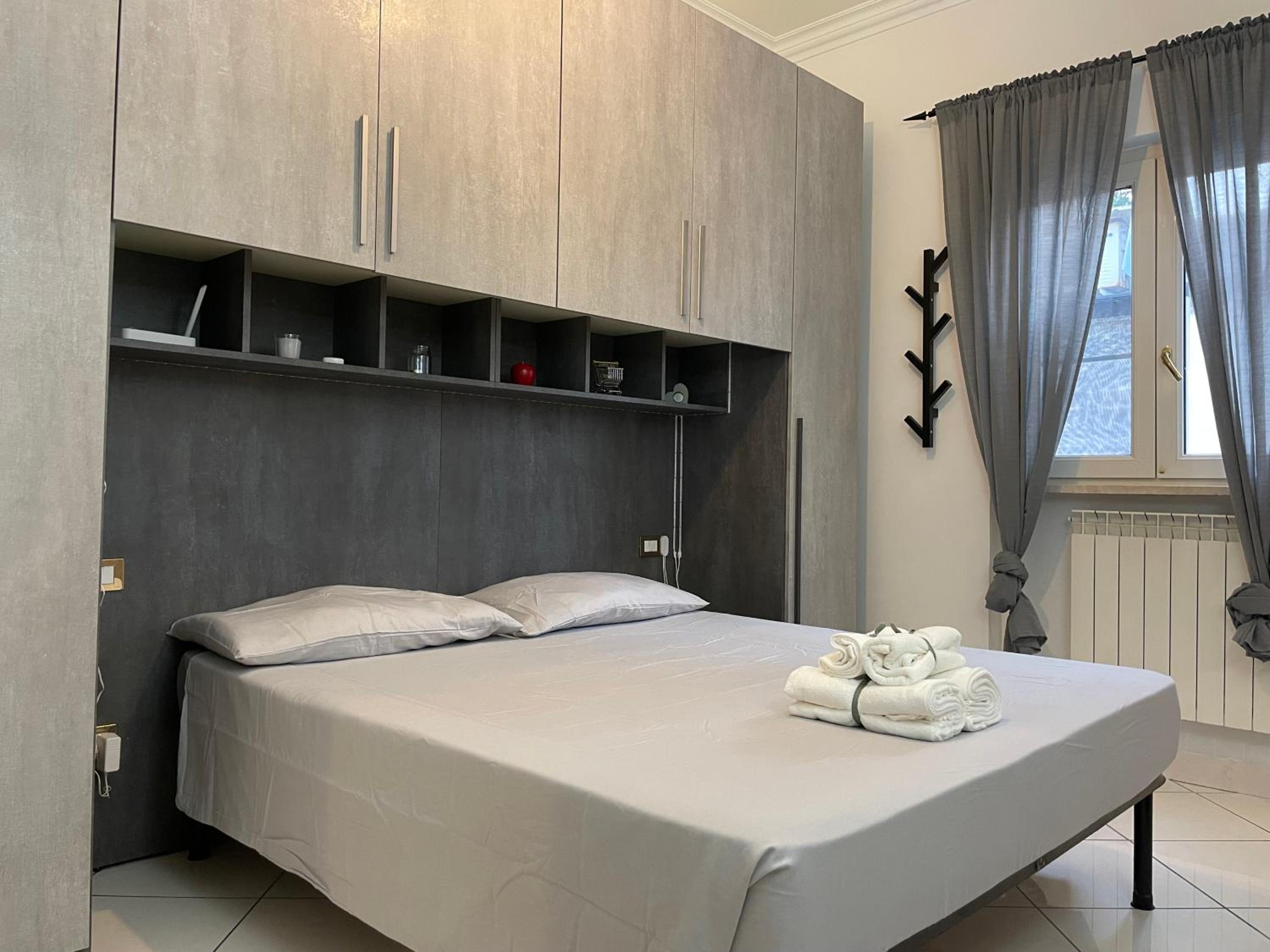 One-Bedroom House photo 1
