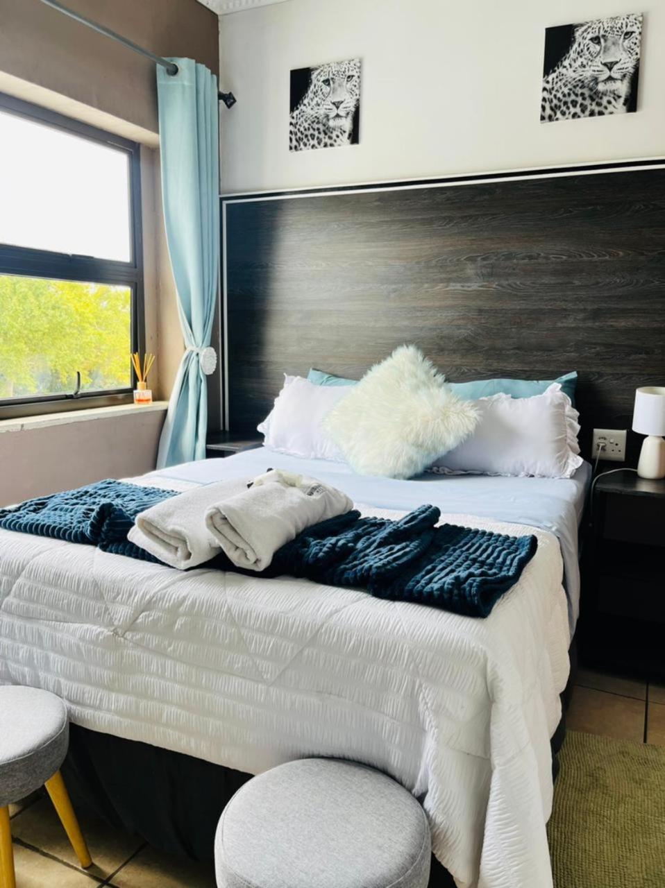 Double Room with Shared Toilet