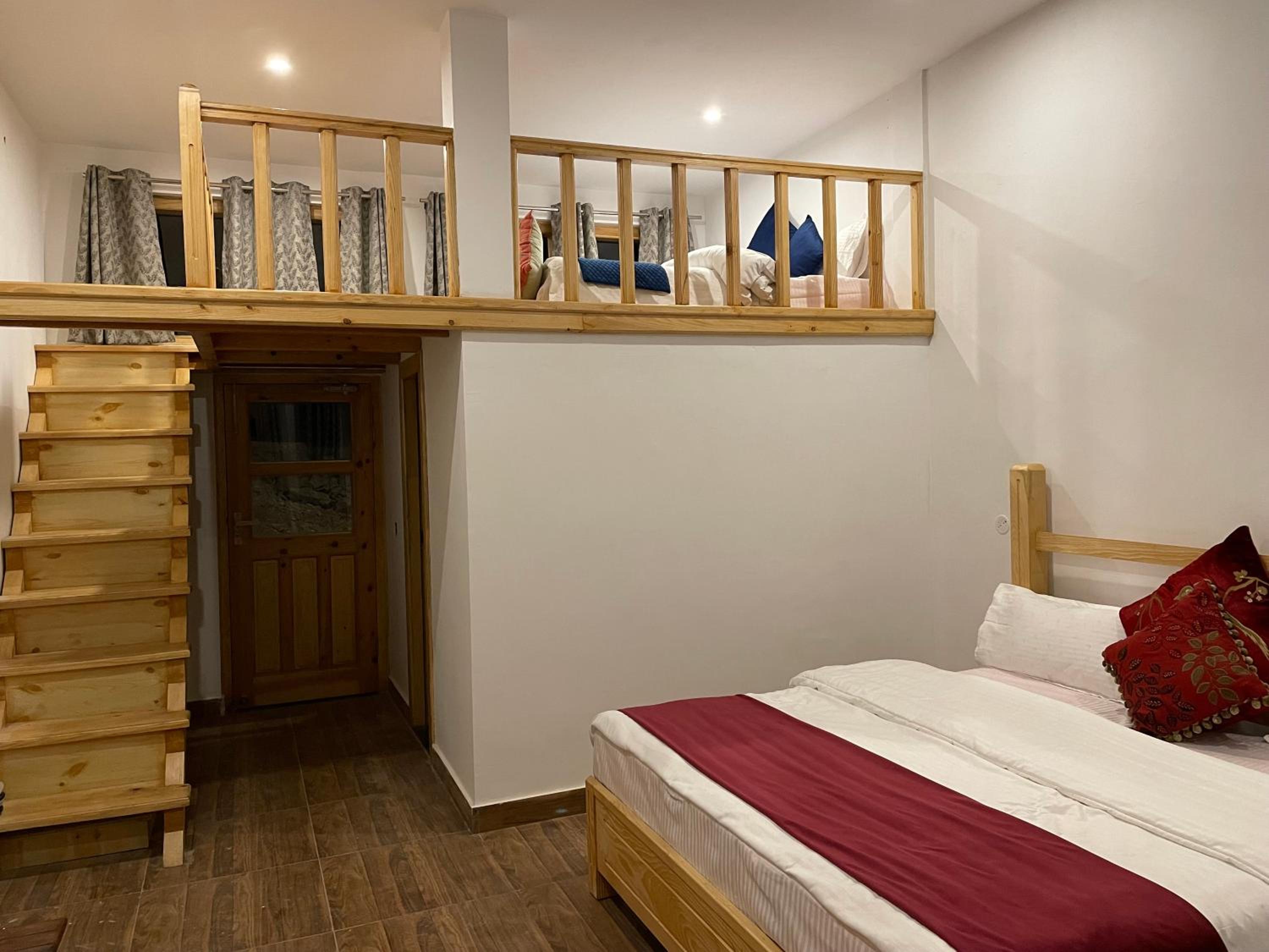 Deluxe Double Room - Photo 8